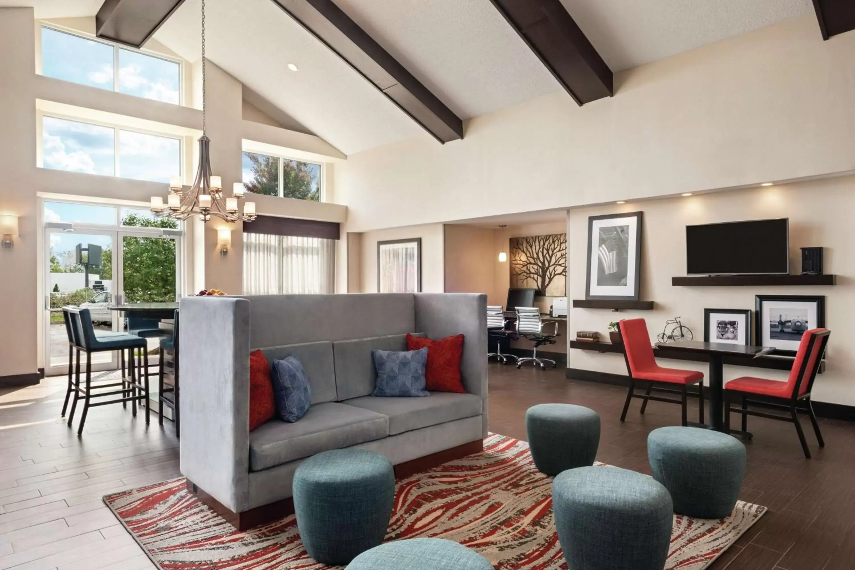 Lobby or reception, Seating Area in Hampton Inn & Suites Fort Wayne-North