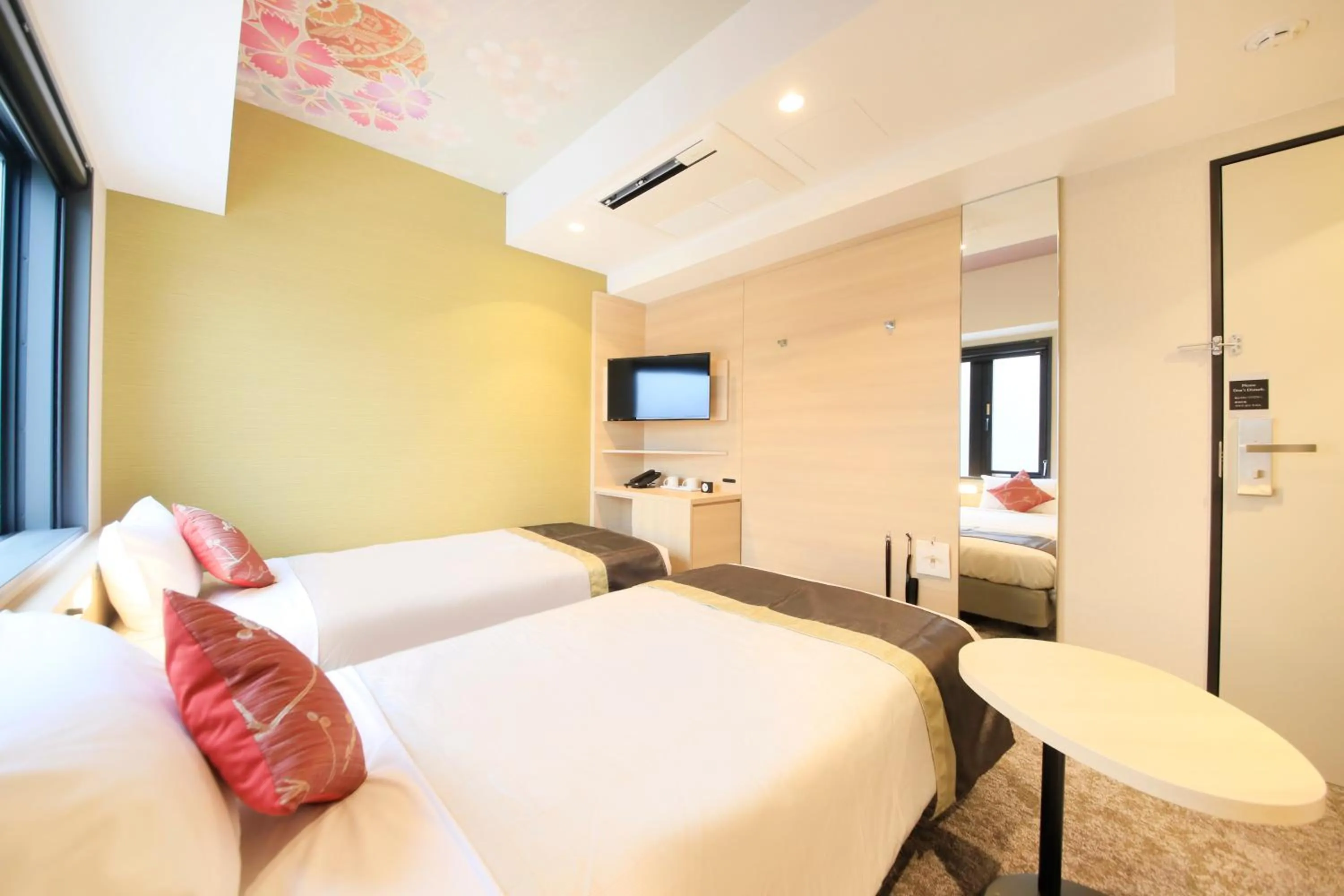 Photo of the whole room, Bed in The Hedistar Hotel Kyoto Nijo Comic & Books