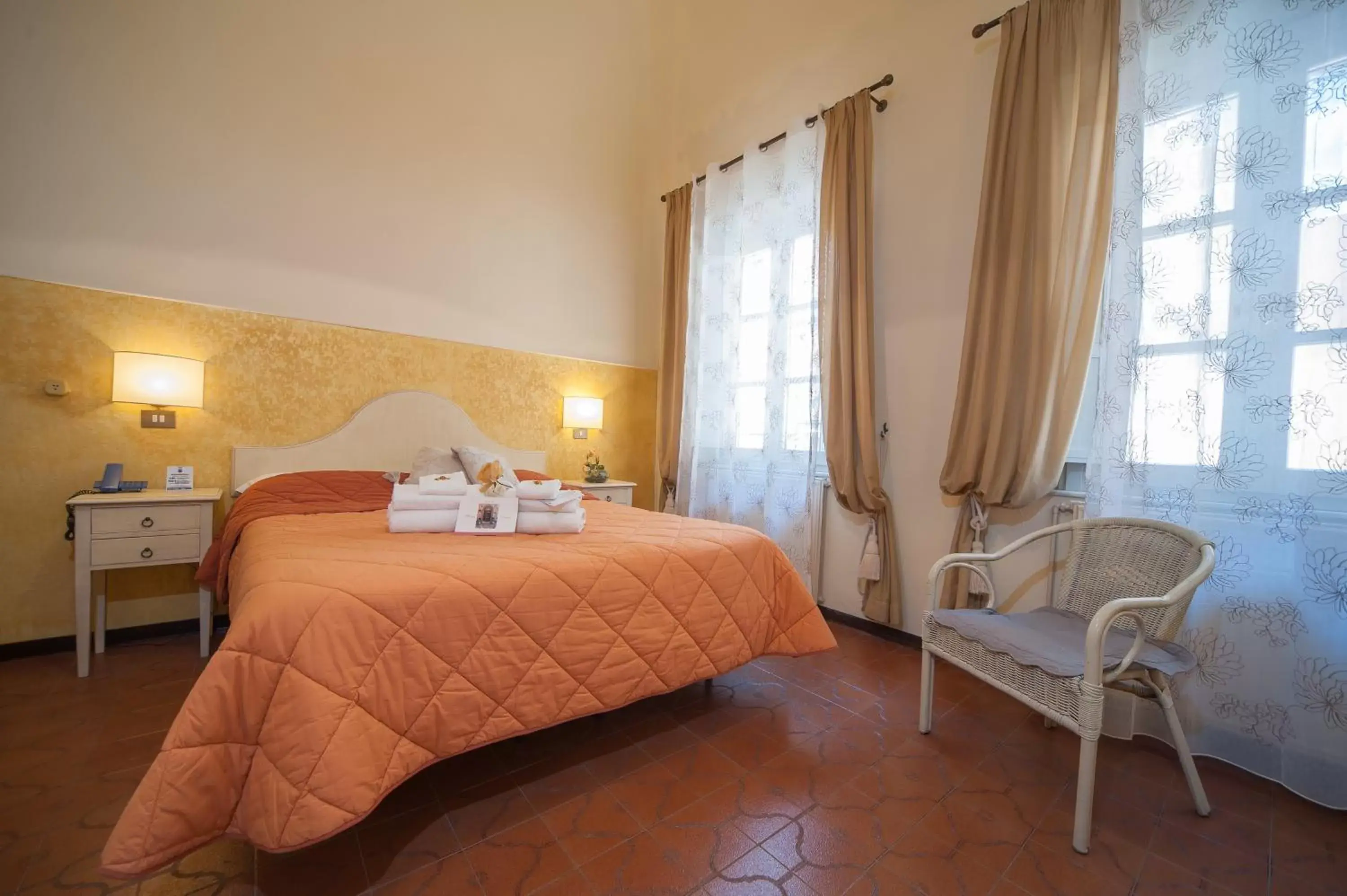 Photo of the whole room, Bed in Albergo Etruria