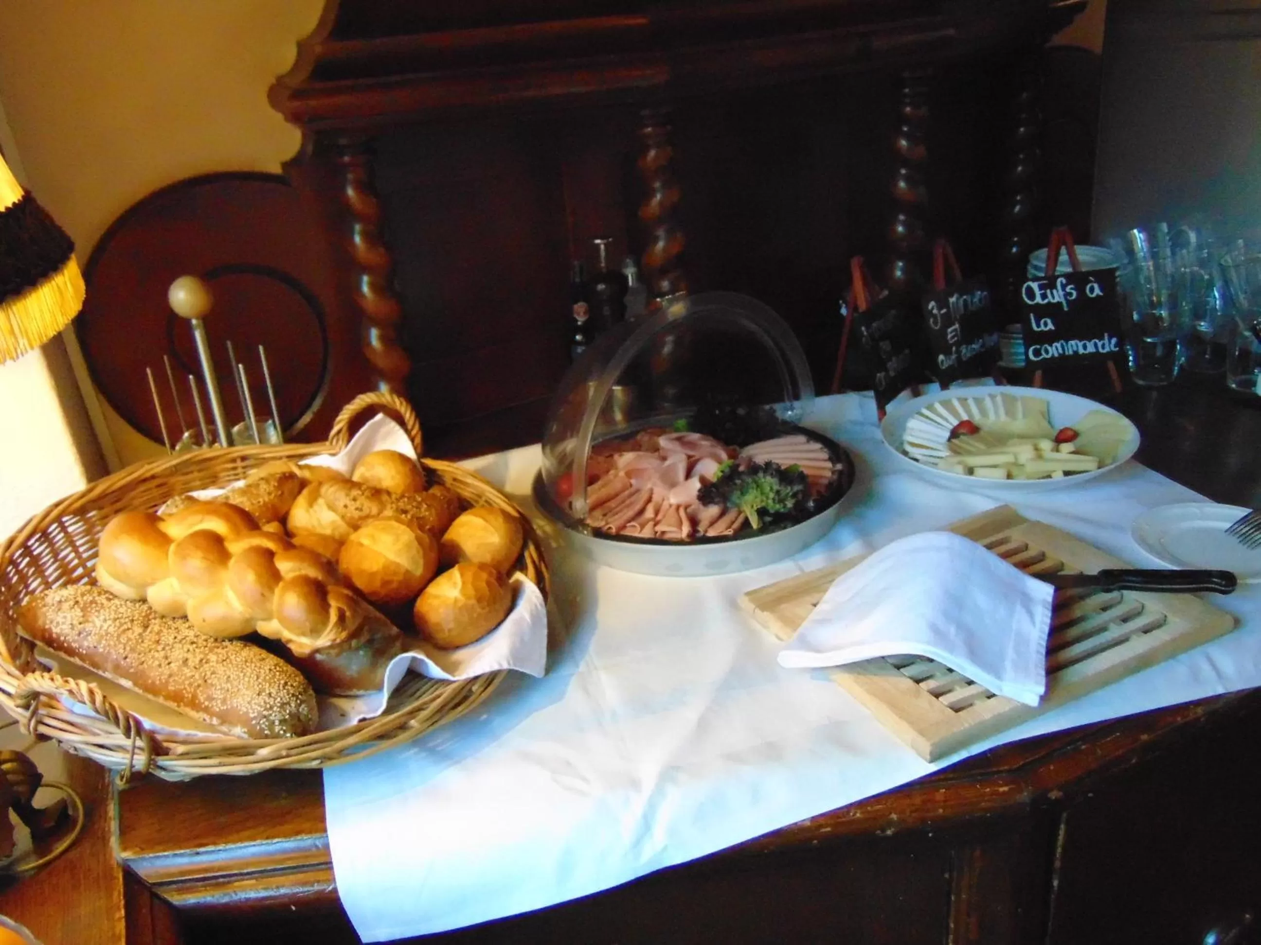 Buffet breakfast in Zunfthaus zur Rebleuten