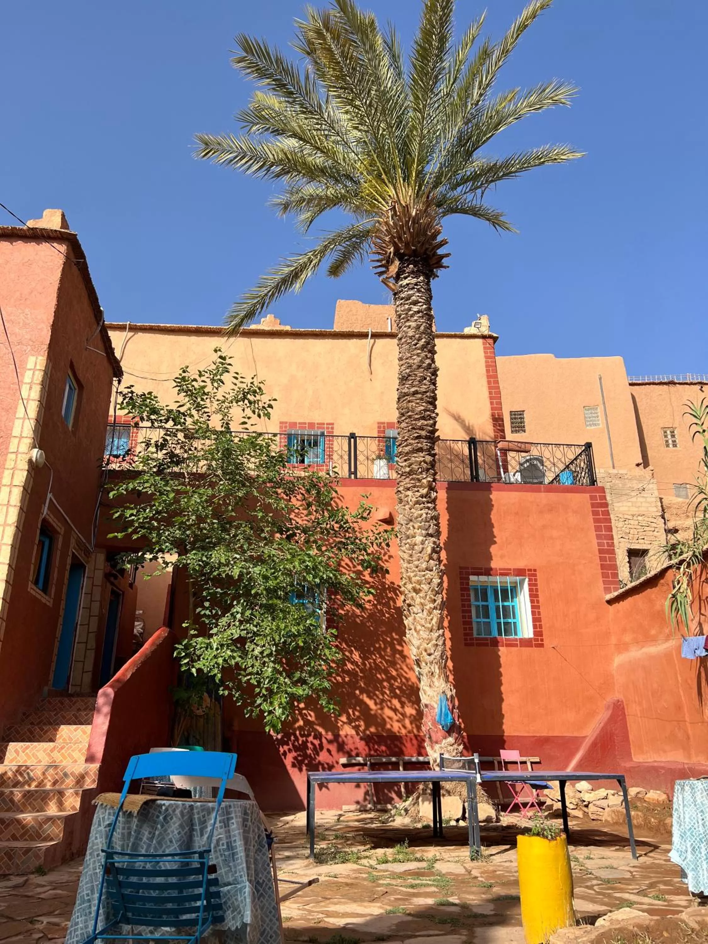 Inner courtyard view in Maison d'hôtes Retour Au Calme