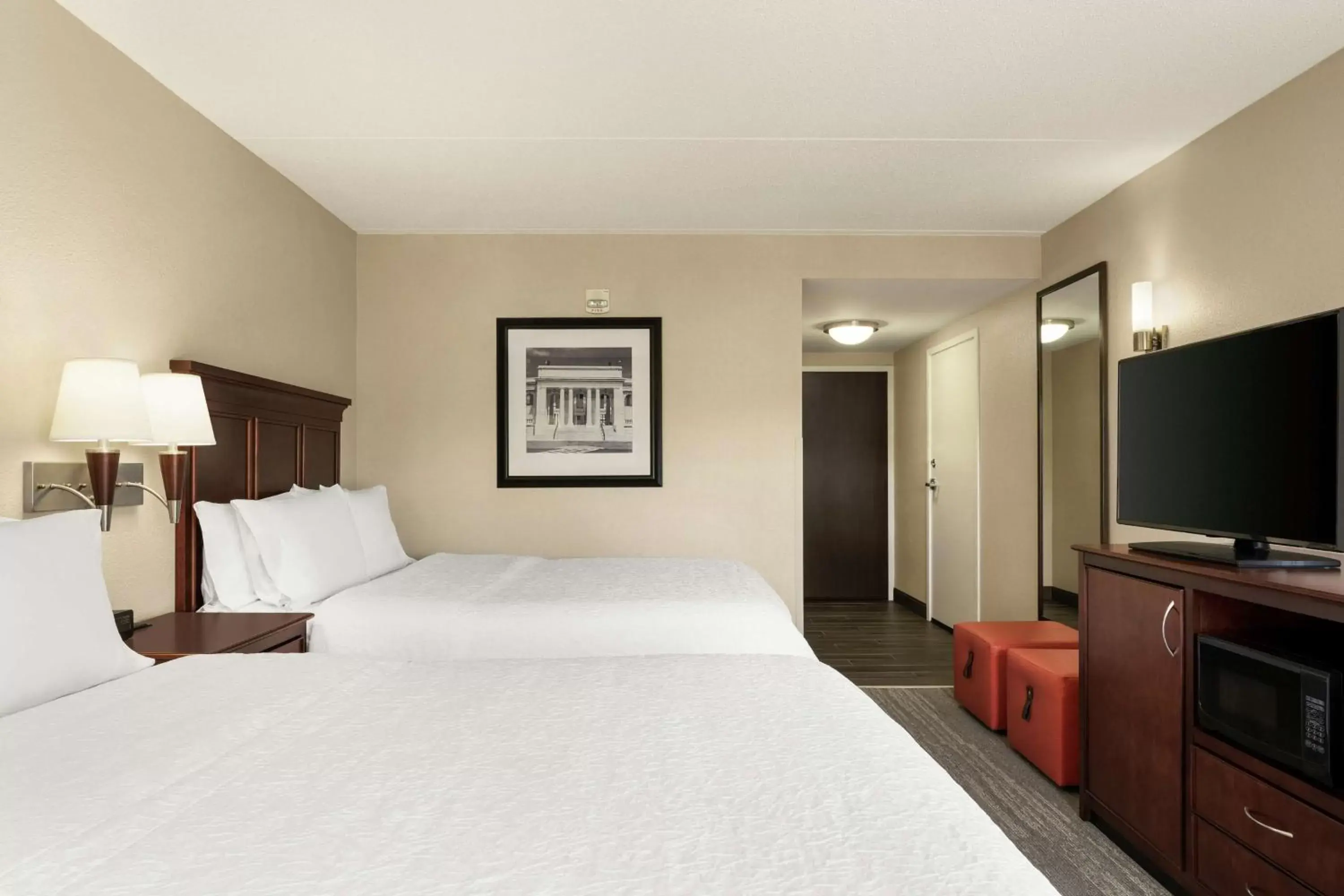Bedroom, Bed in Hampton Inn Dulles/Cascades