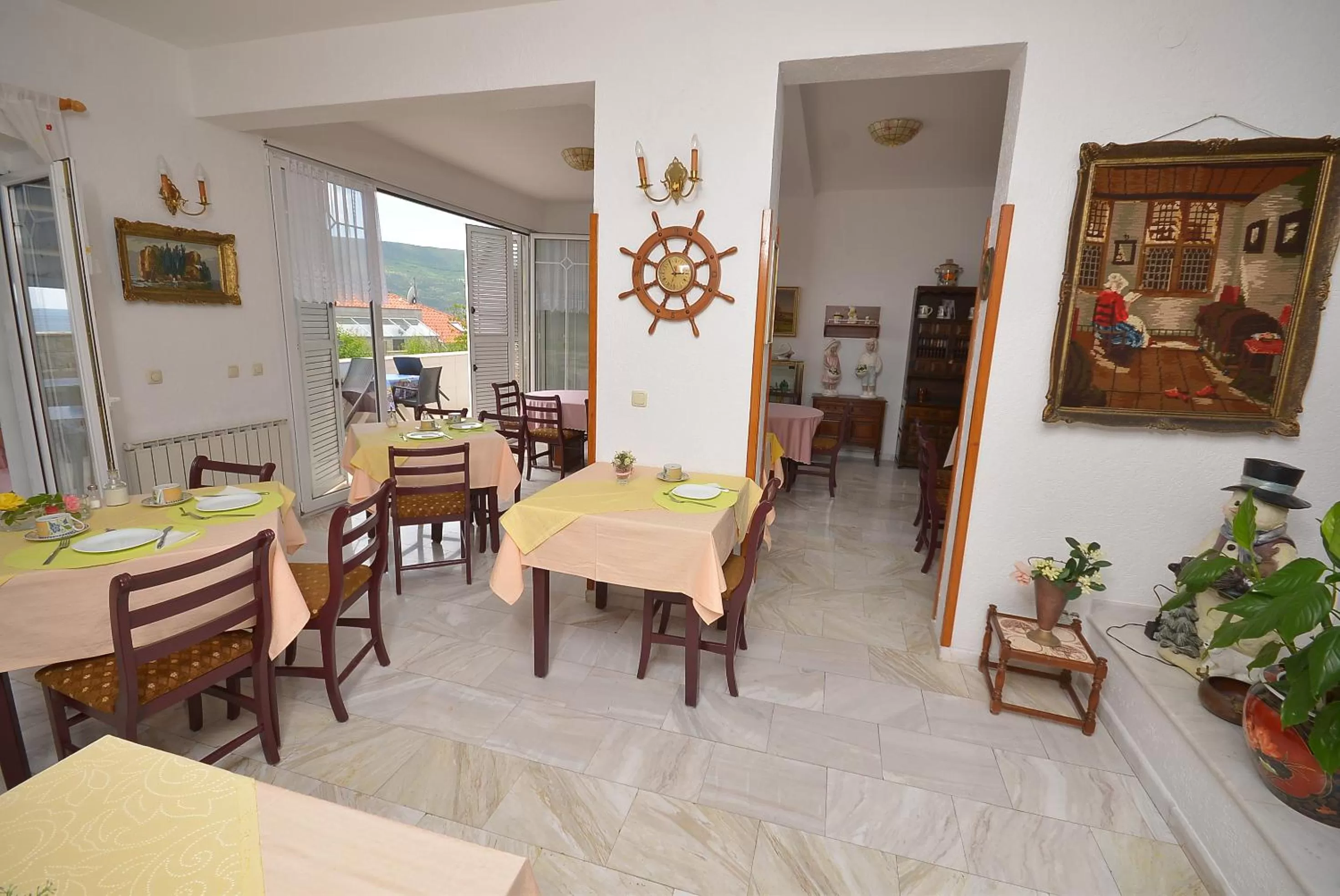 Restaurant/places to eat in Hotel Vila Margot