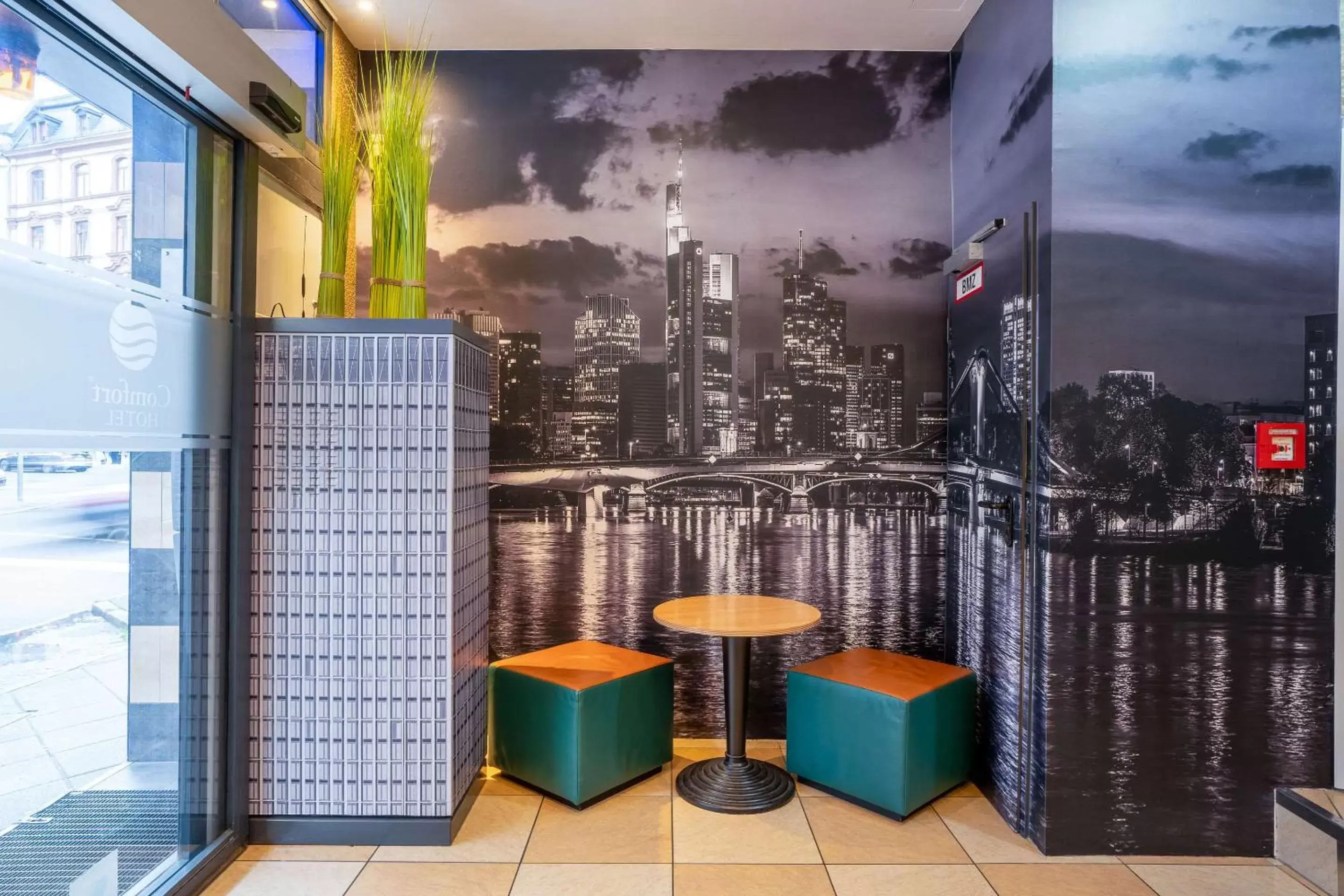 Lobby or reception in Comfort Hotel Frankfurt Central Station Lobby or reception in Comfort Hotel Frankfurt Central Station