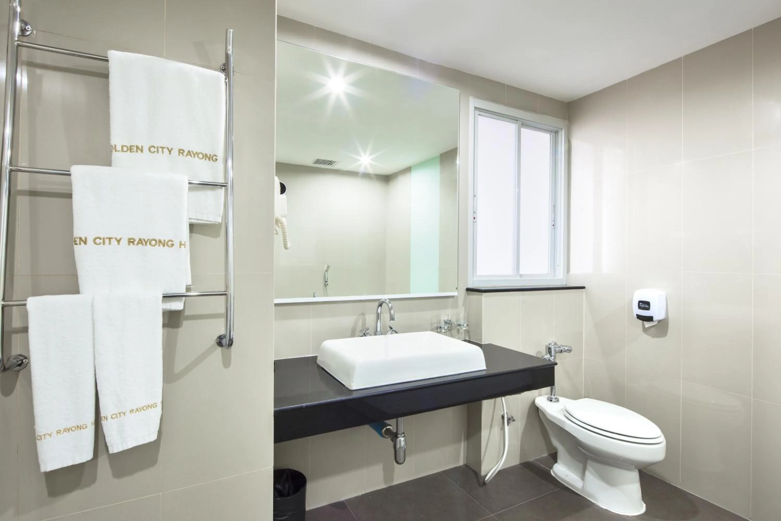 Bathroom in Golden City Rayong Hotel