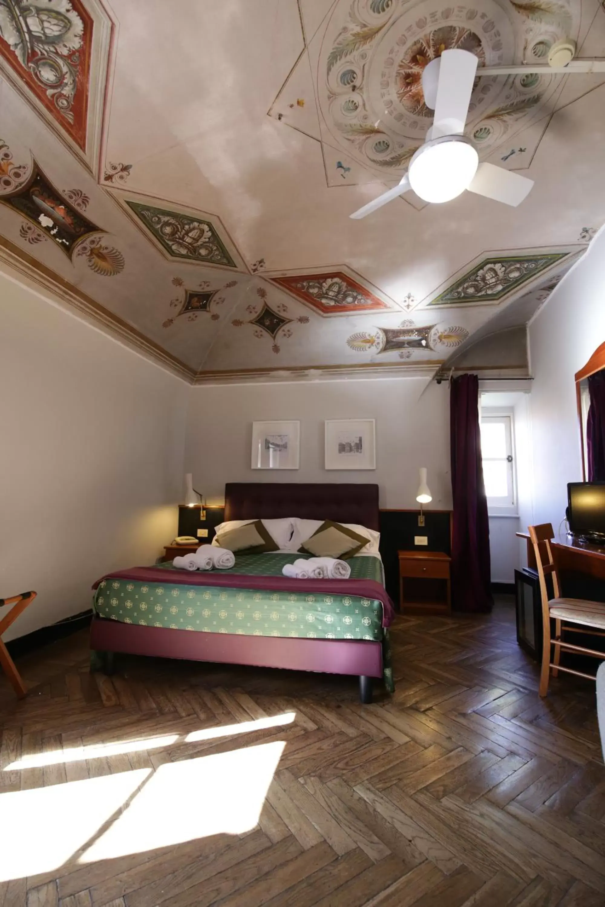 Photo of the whole room, Bed in Hotel Villa Bonera
