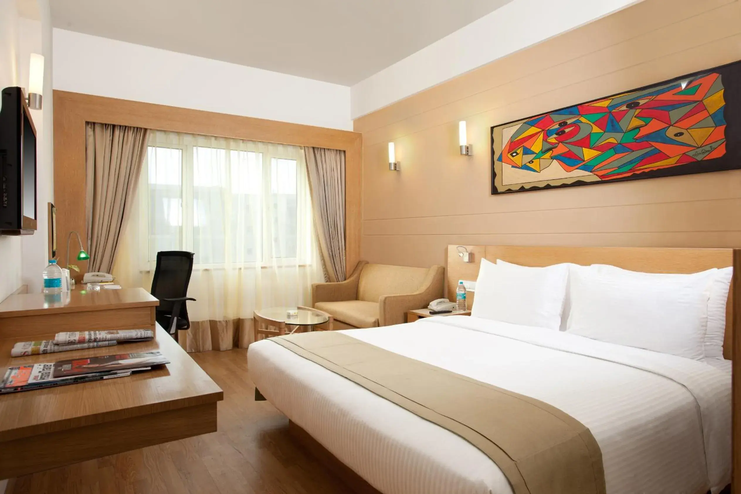 Bedroom, Bed in Lemon Tree Hotel, Udyog Vihar, Gurugram