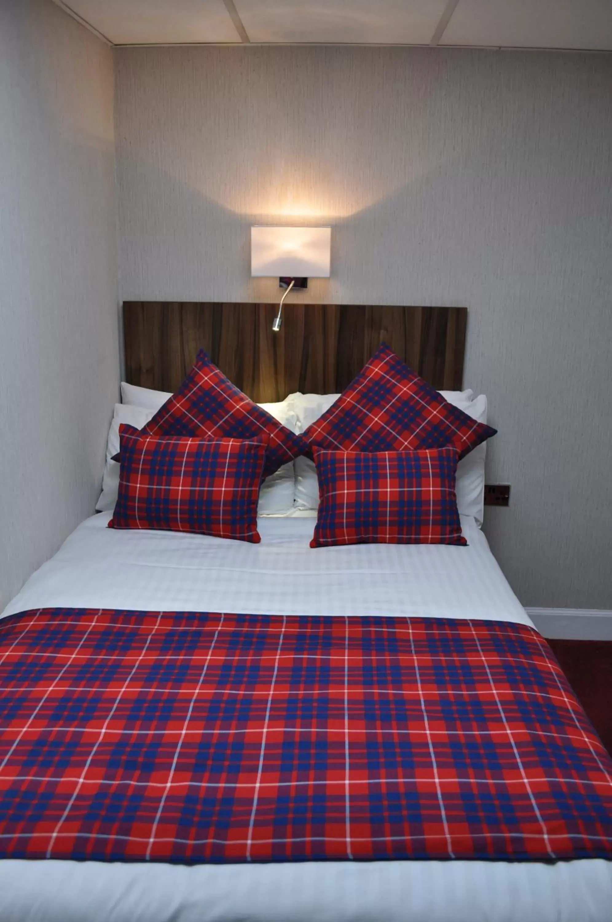 Bed in Argyll Hotel