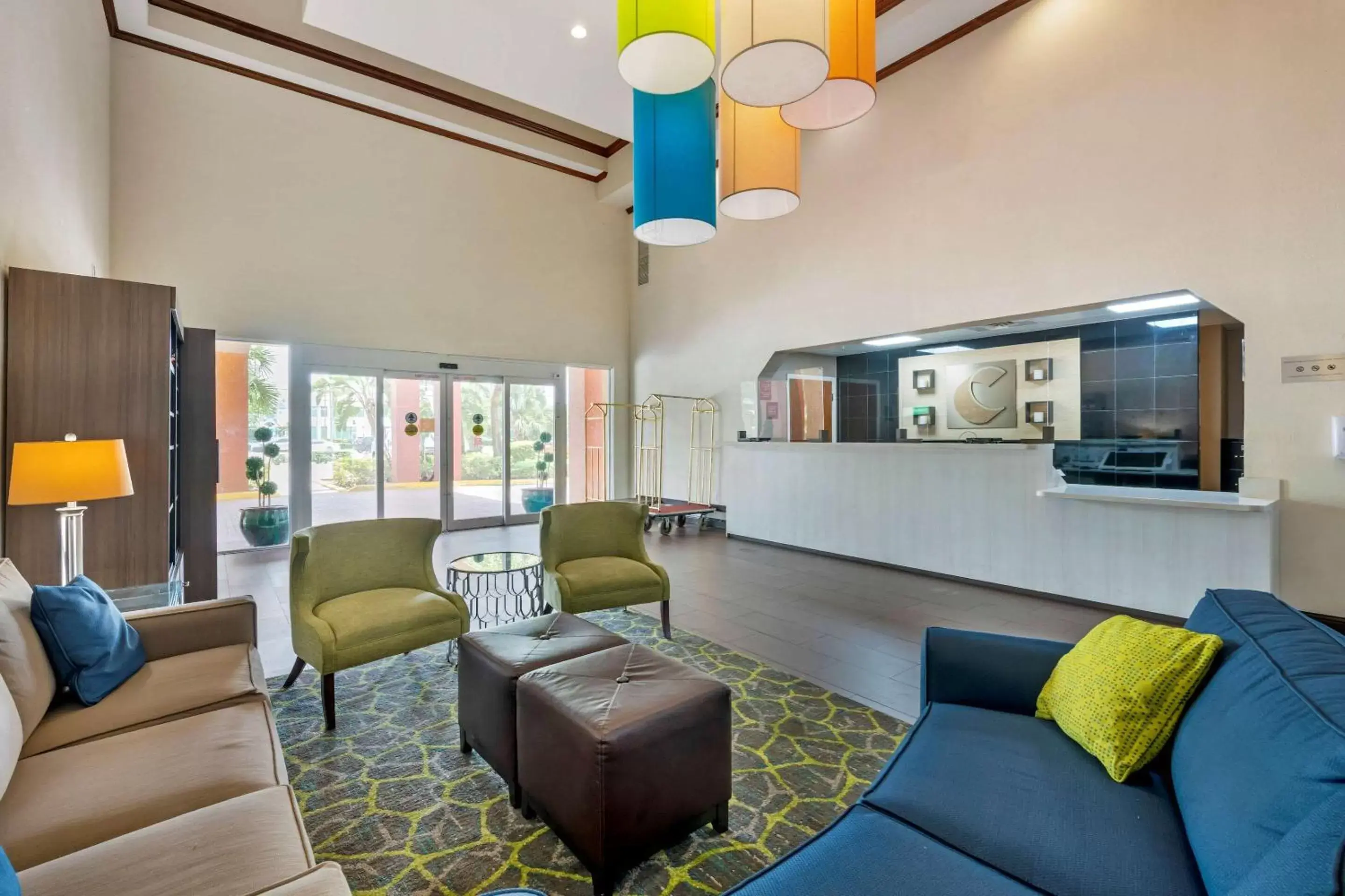 Lobby or reception, Seating Area in Comfort Inn & Suites Fort Lauderdale West Turnpike