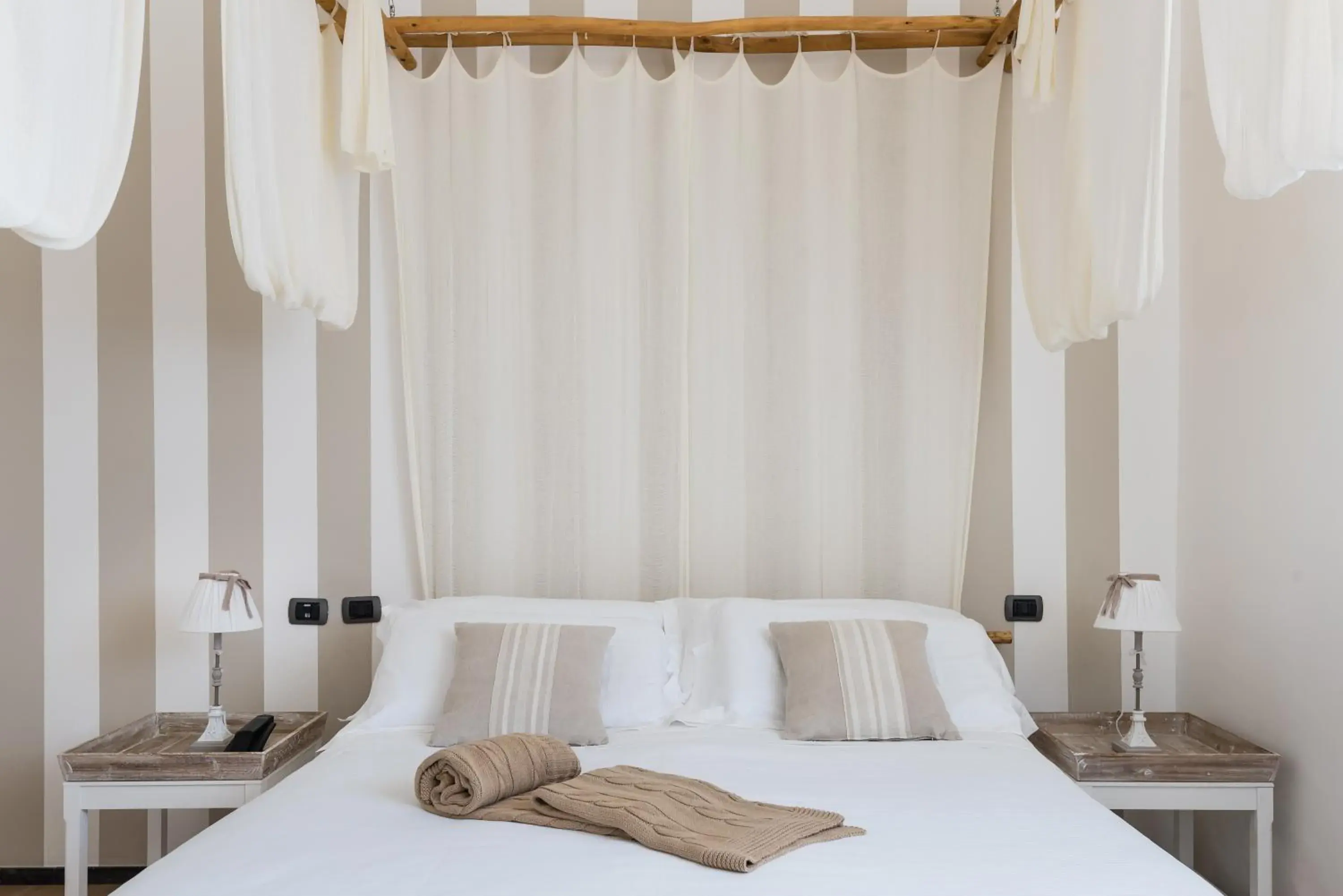 Decorative detail, Bed in Hotel Borgo Pantano