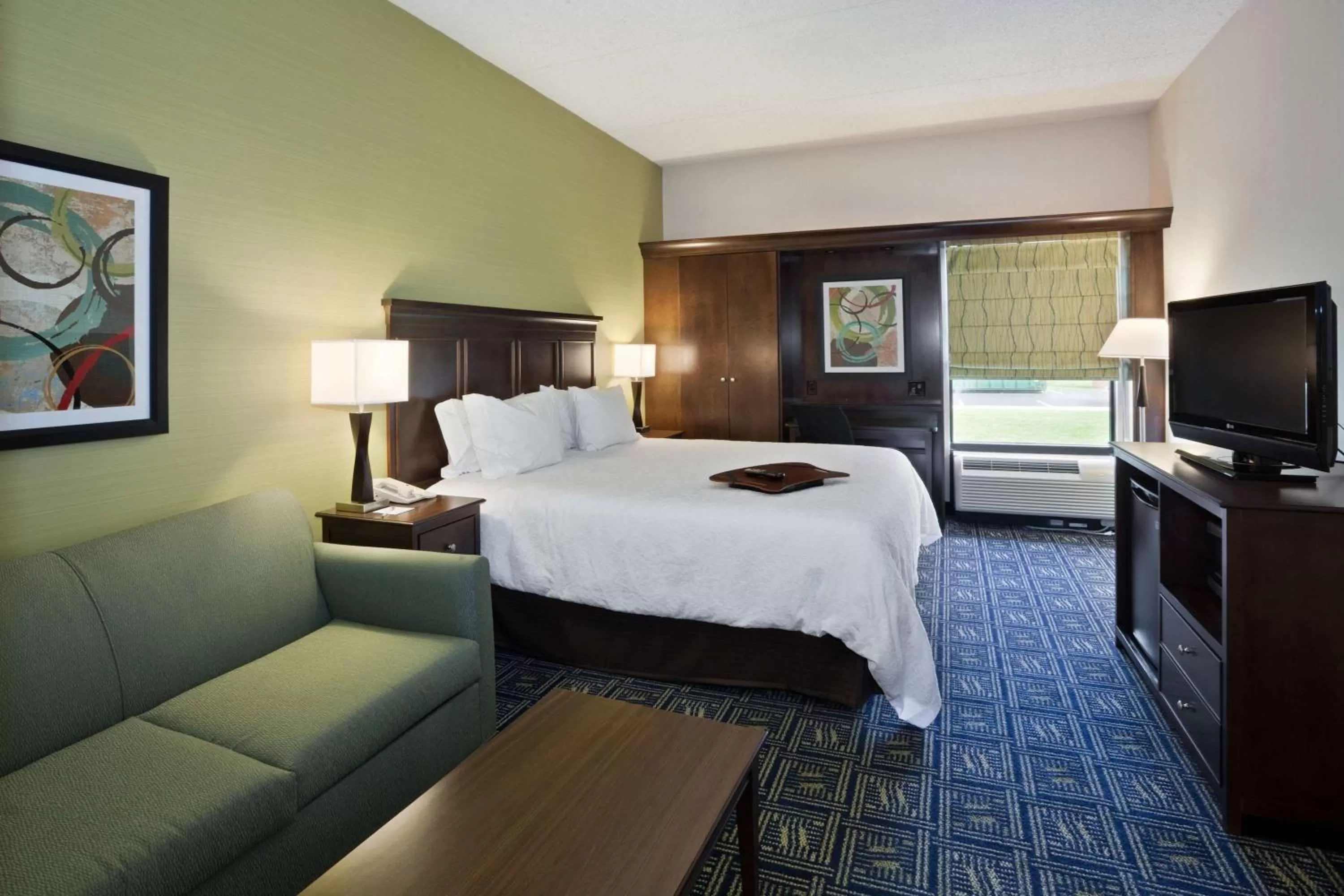 Bed in Hampton Inn DuBois