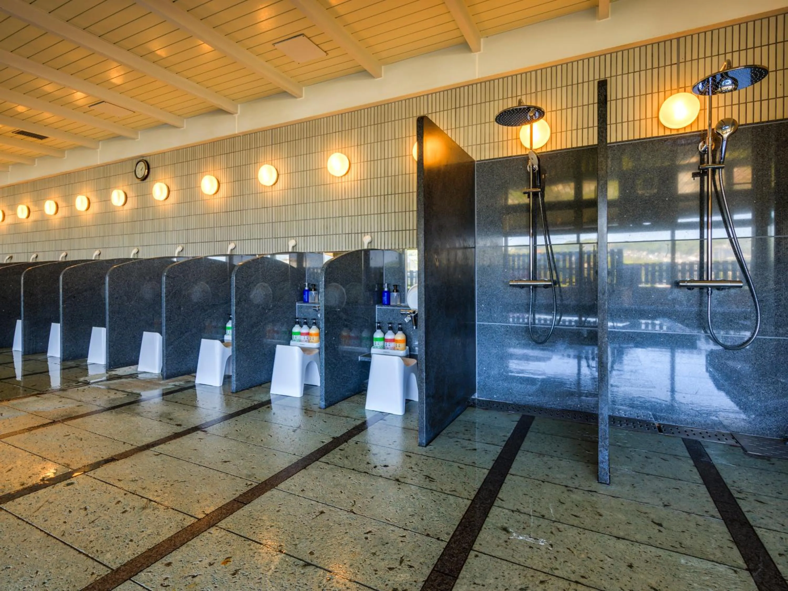 Hot Spring Bath in Ito Hotel Juraku