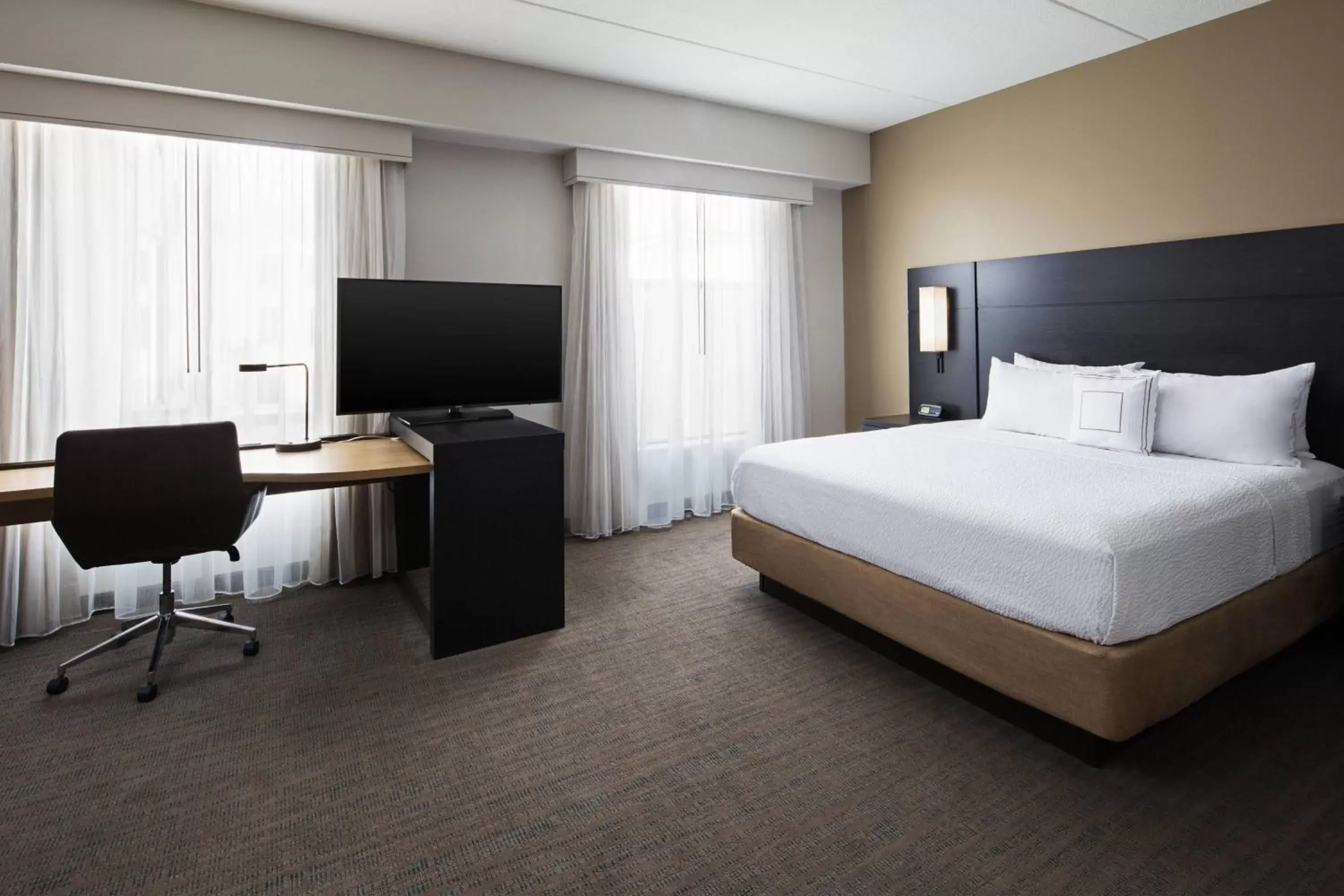 Photo of the whole room, Bed in Residence Inn by Marriott Knoxville Downtown