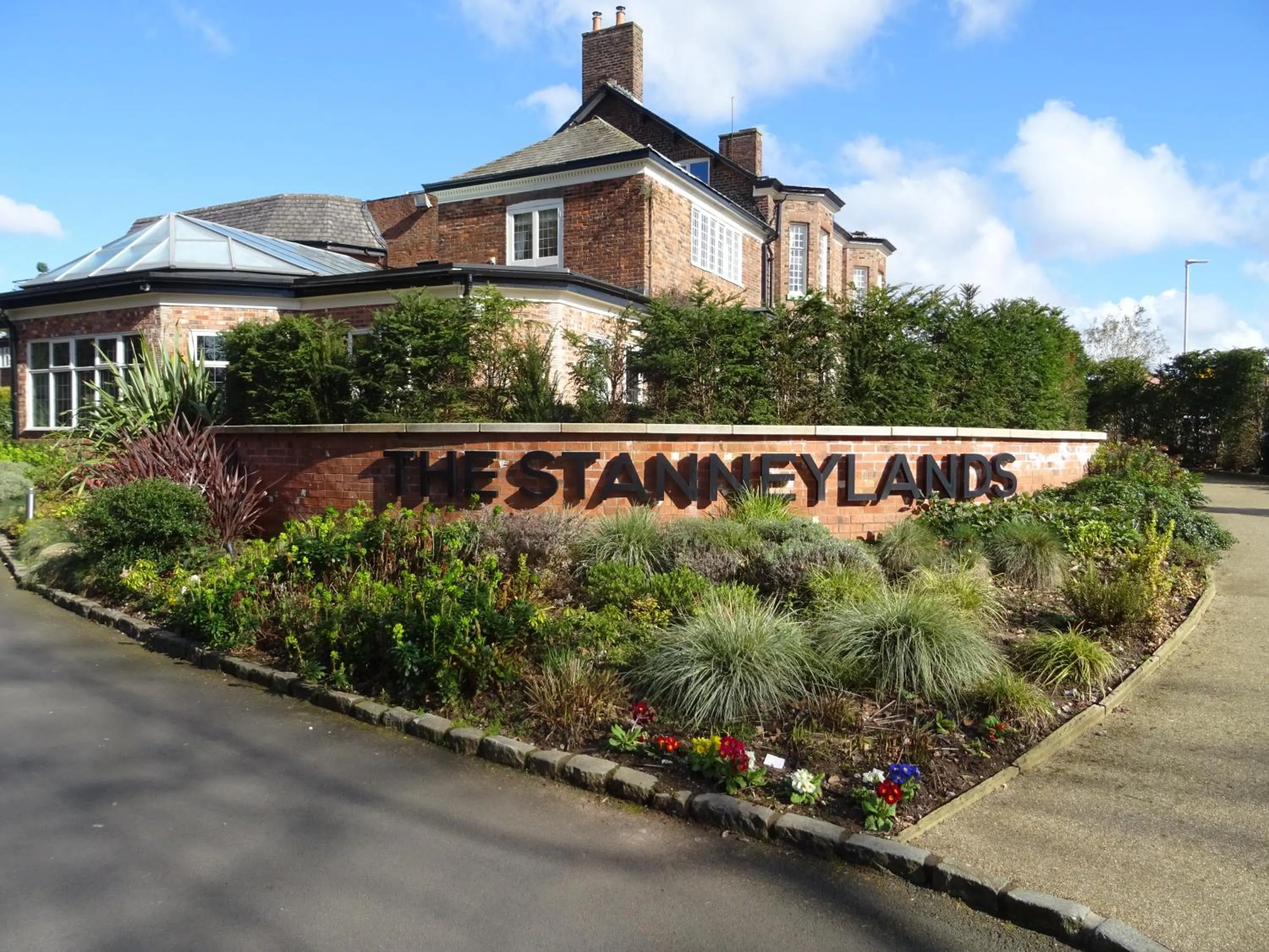 Facade/entrance in The Stanneylands