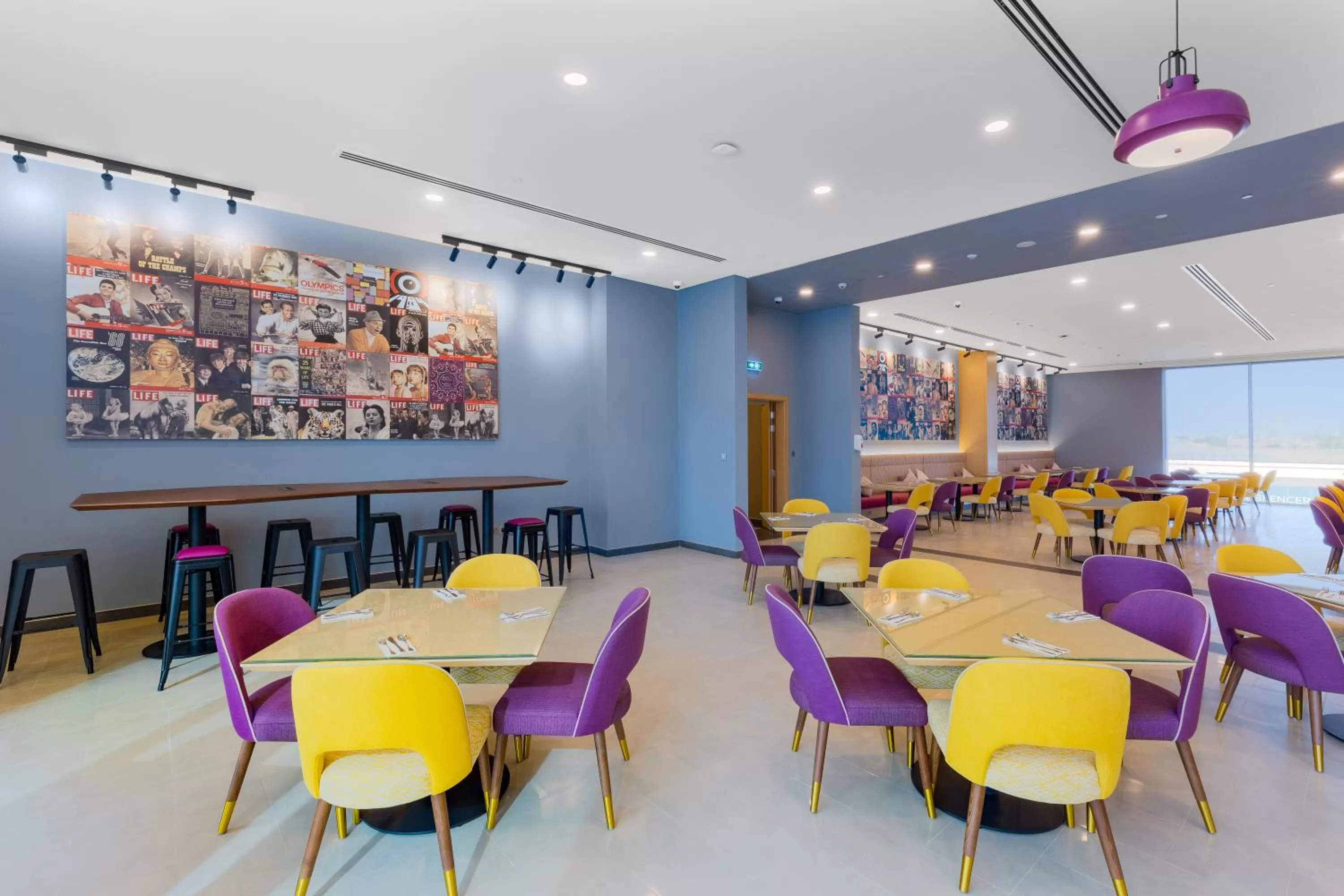 Restaurant/places to eat in Premier Inn Dubai Ibn Battuta Mall