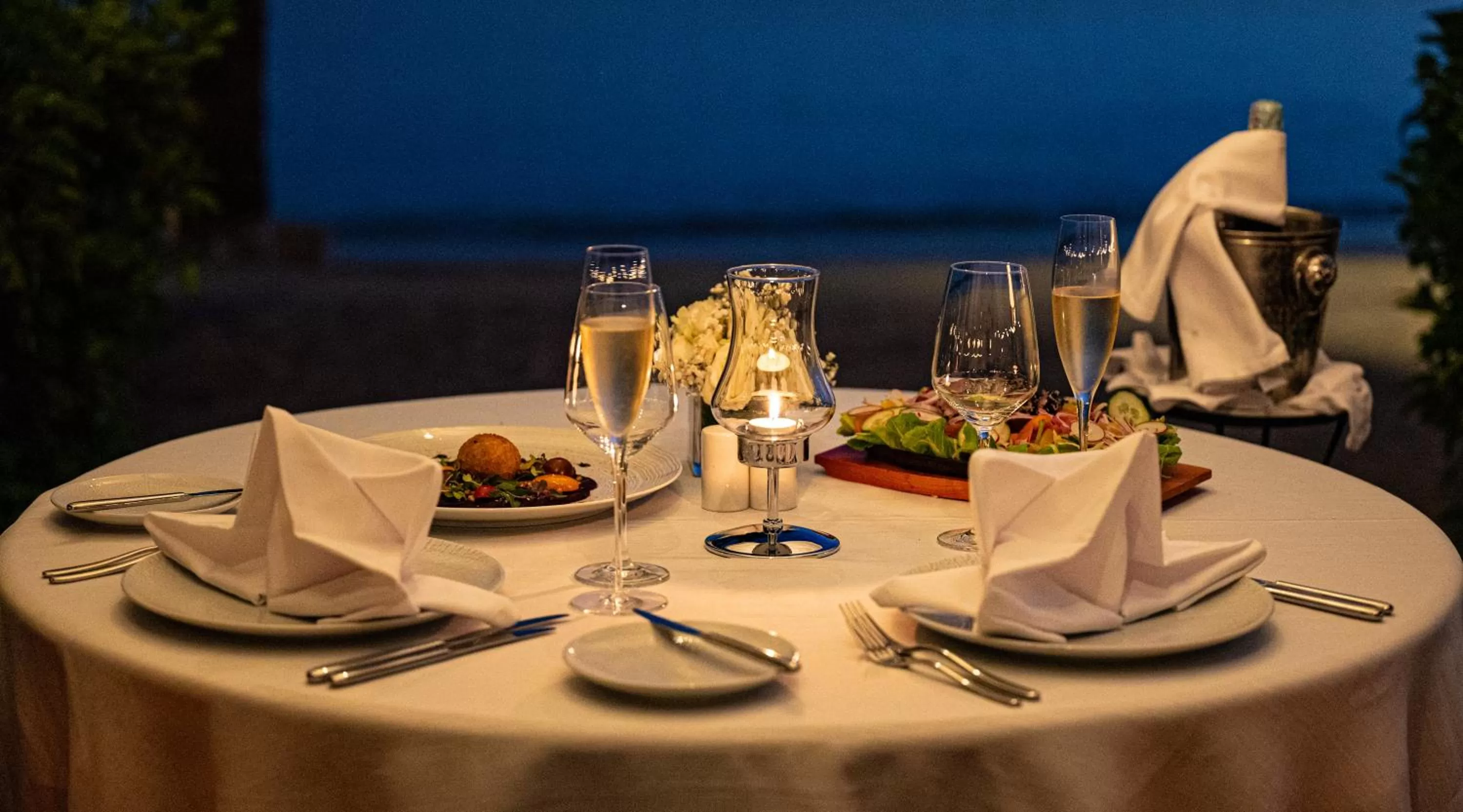 Restaurant/places to eat in Sands Suites Resort & Spa