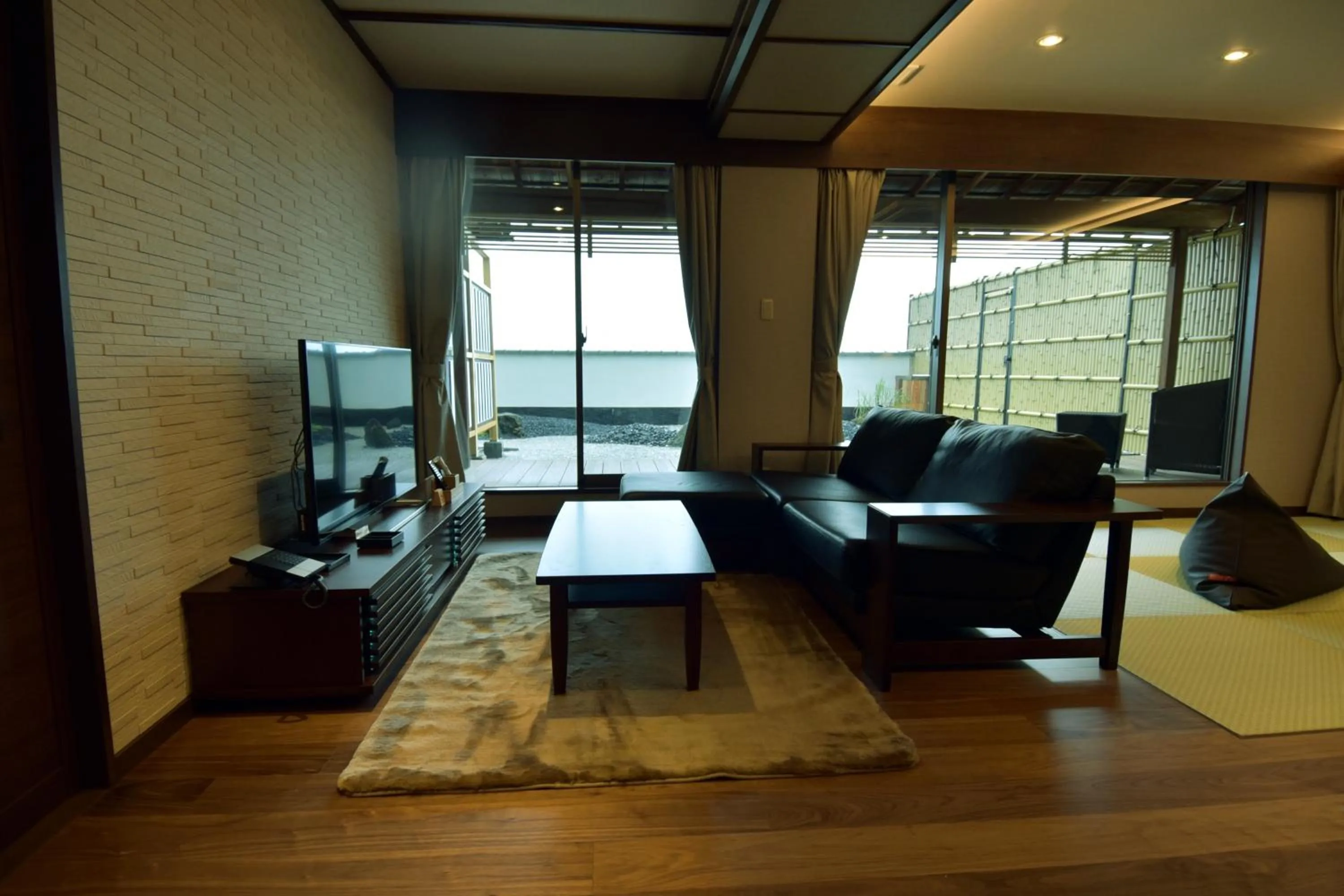 Seating area in Arima Onsen Taketoritei Maruyama