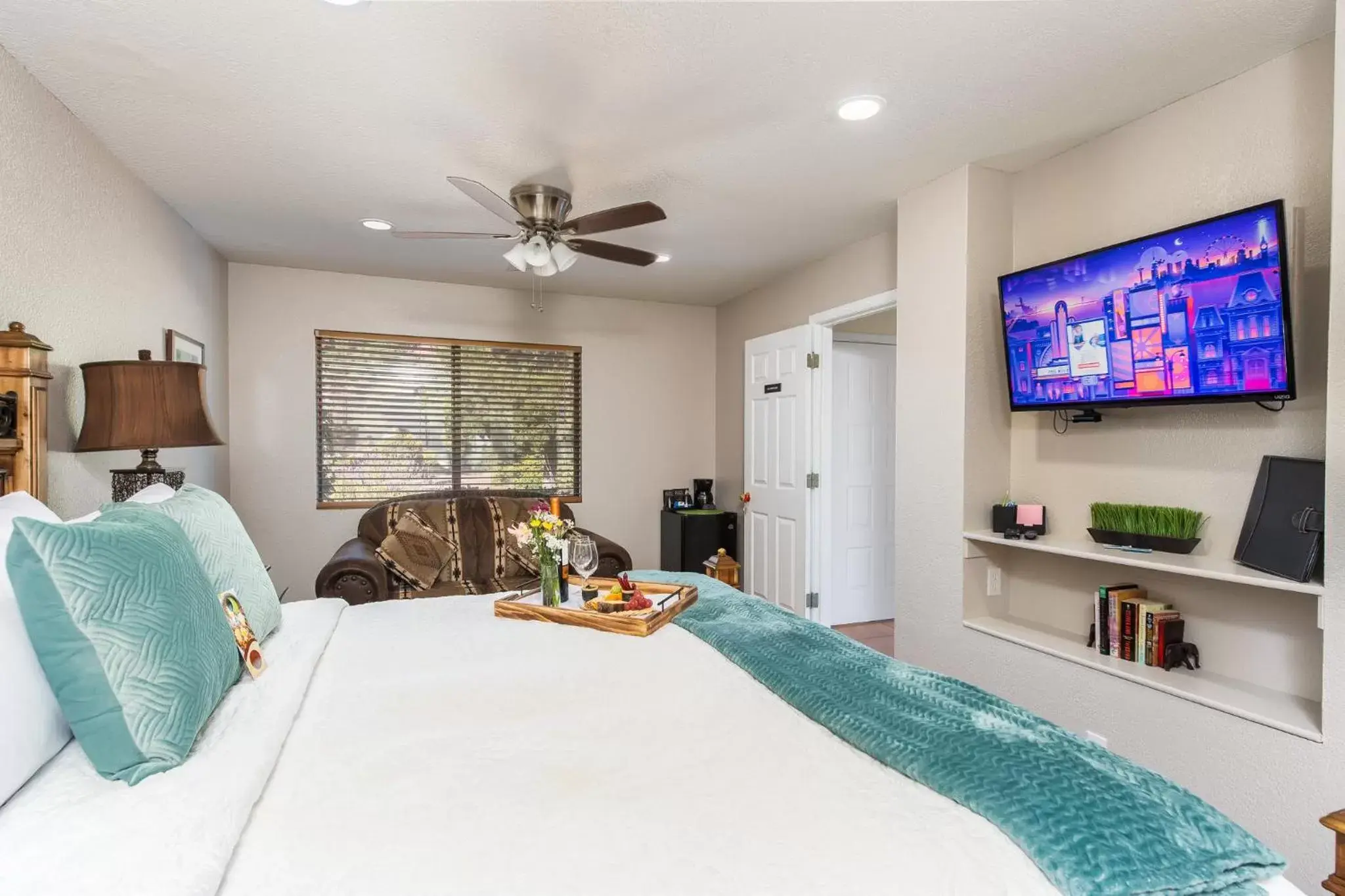 Photo of the whole room, TV/Entertainment Center in Whispering Creek Bed & Breakfast