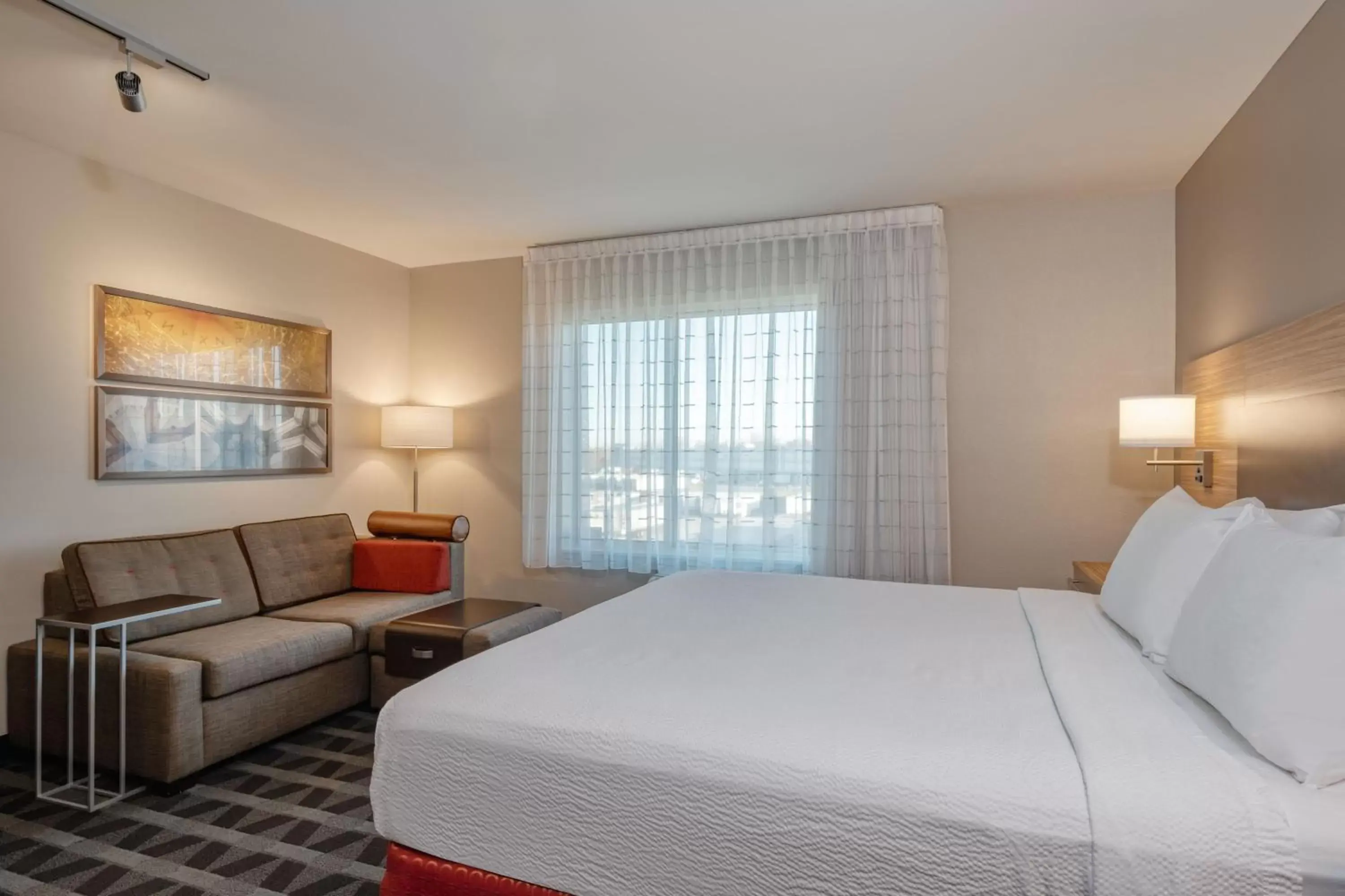 Photo of the whole room, Bed in TownePlace Suites by Marriott Indianapolis Airport