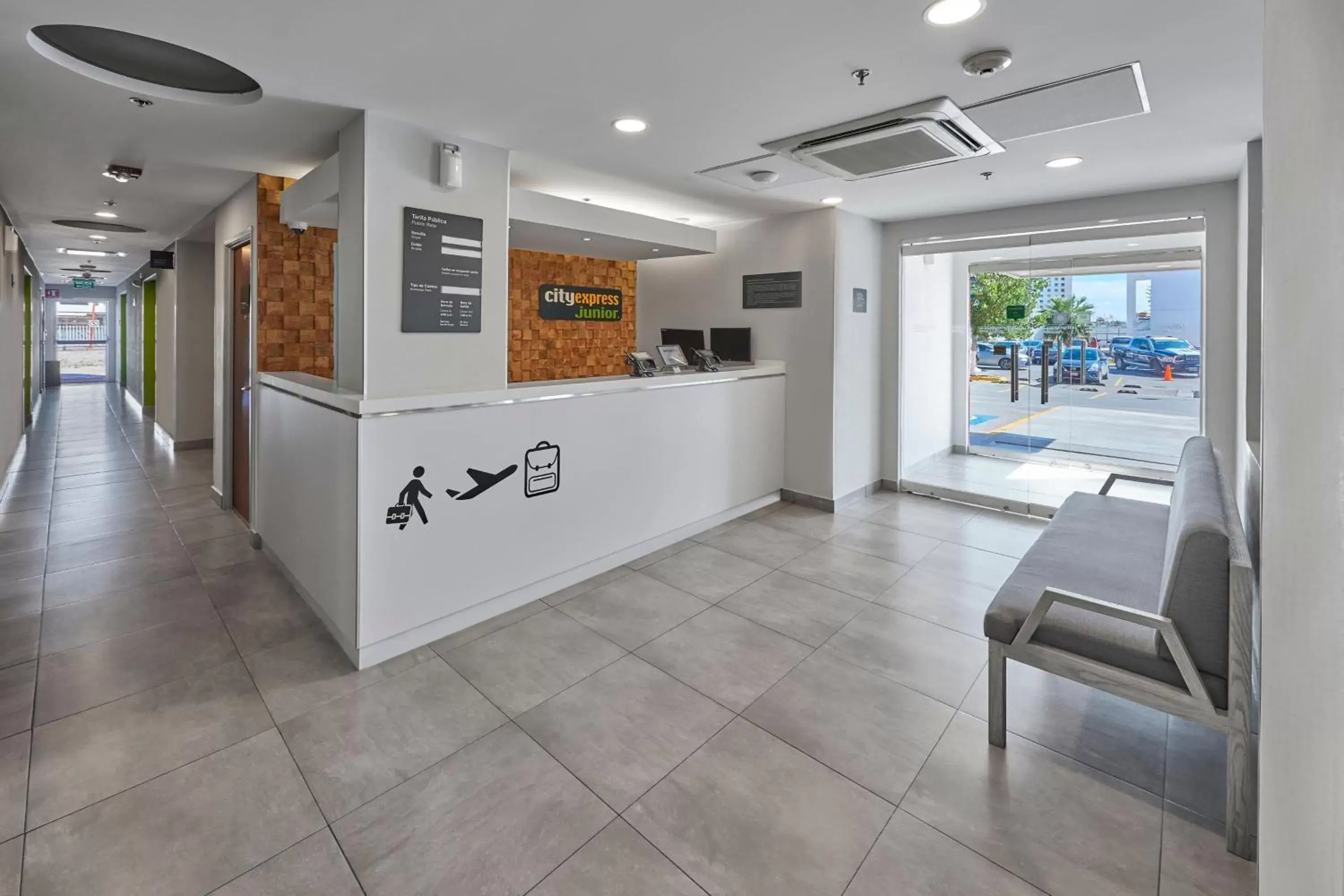 Lobby or reception in City Express Junior by Marriott Juarez Consulado Lobby or reception in City Express Junior by Marriott Juarez Consulado