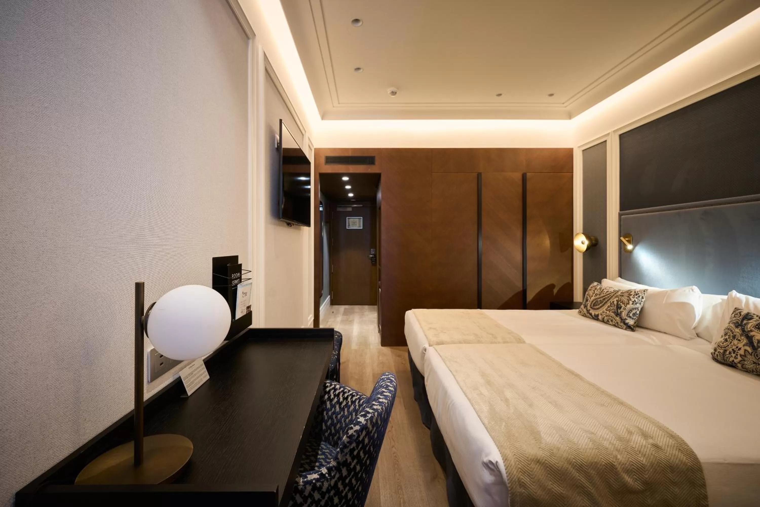 Family Room (2 Adults + 2 Children) in Catalonia Plaza Catalunya