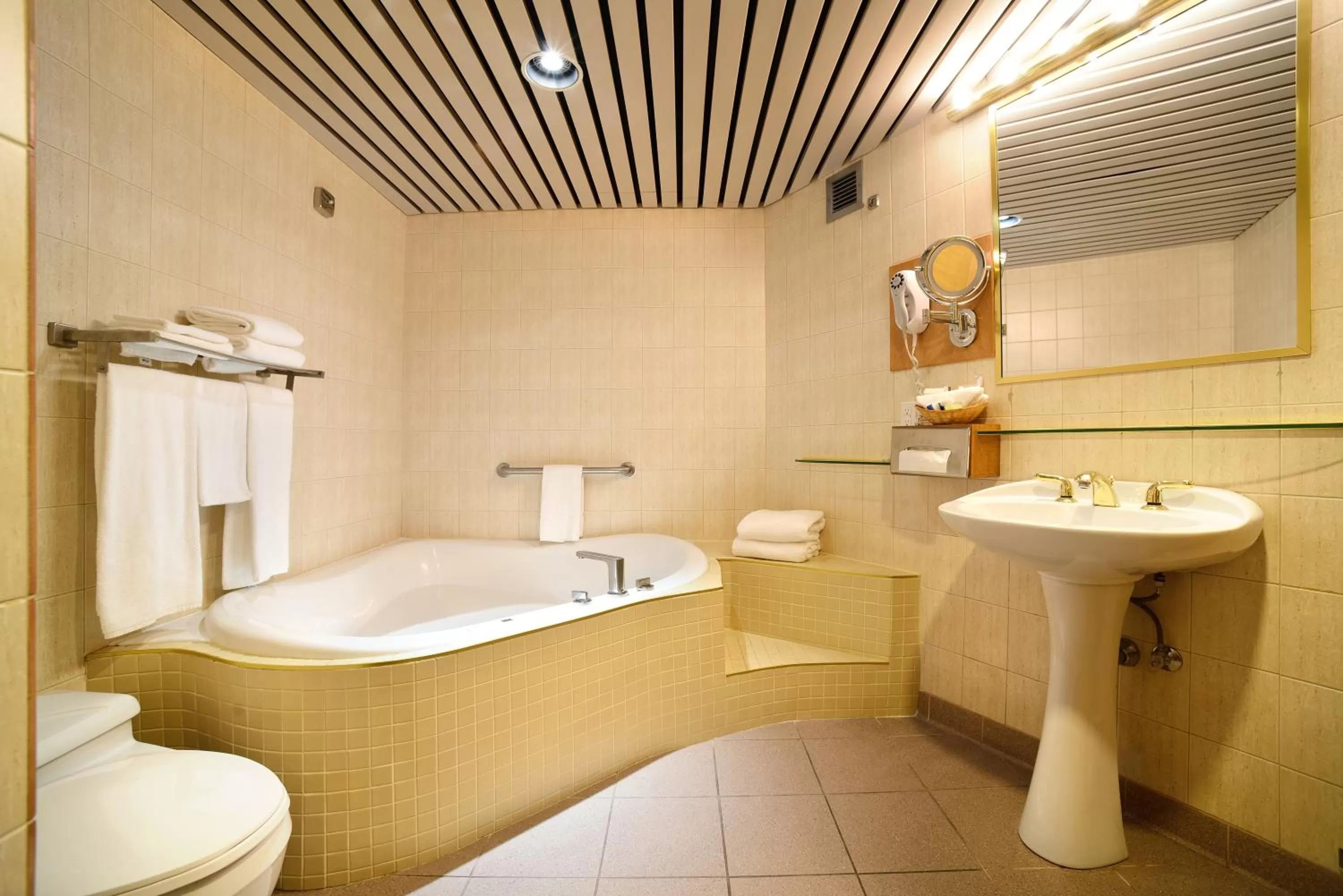 Bathroom in Hotel Le Montagnais