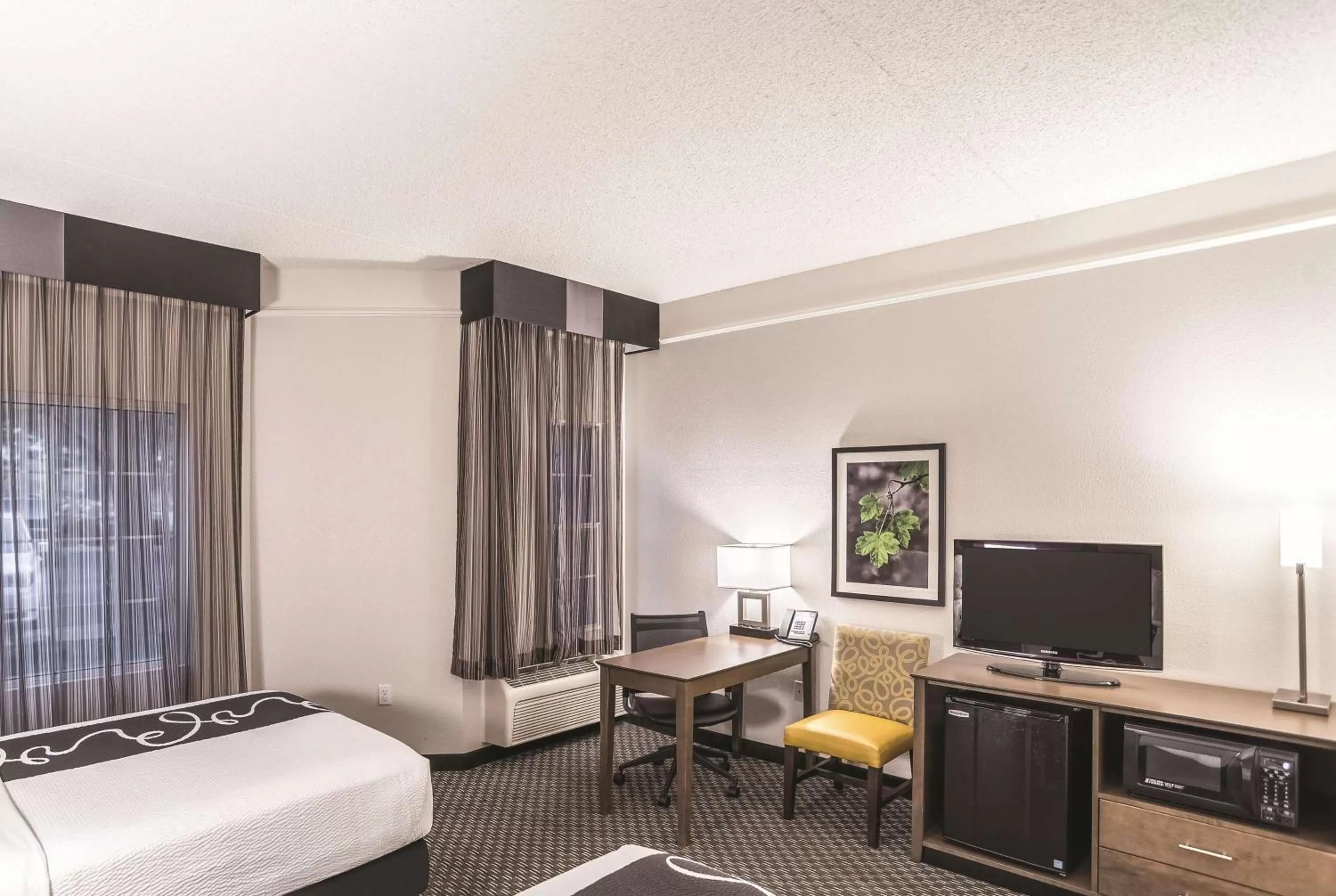 Photo of the whole room, Bed in La Quinta by Wyndham Flagstaff