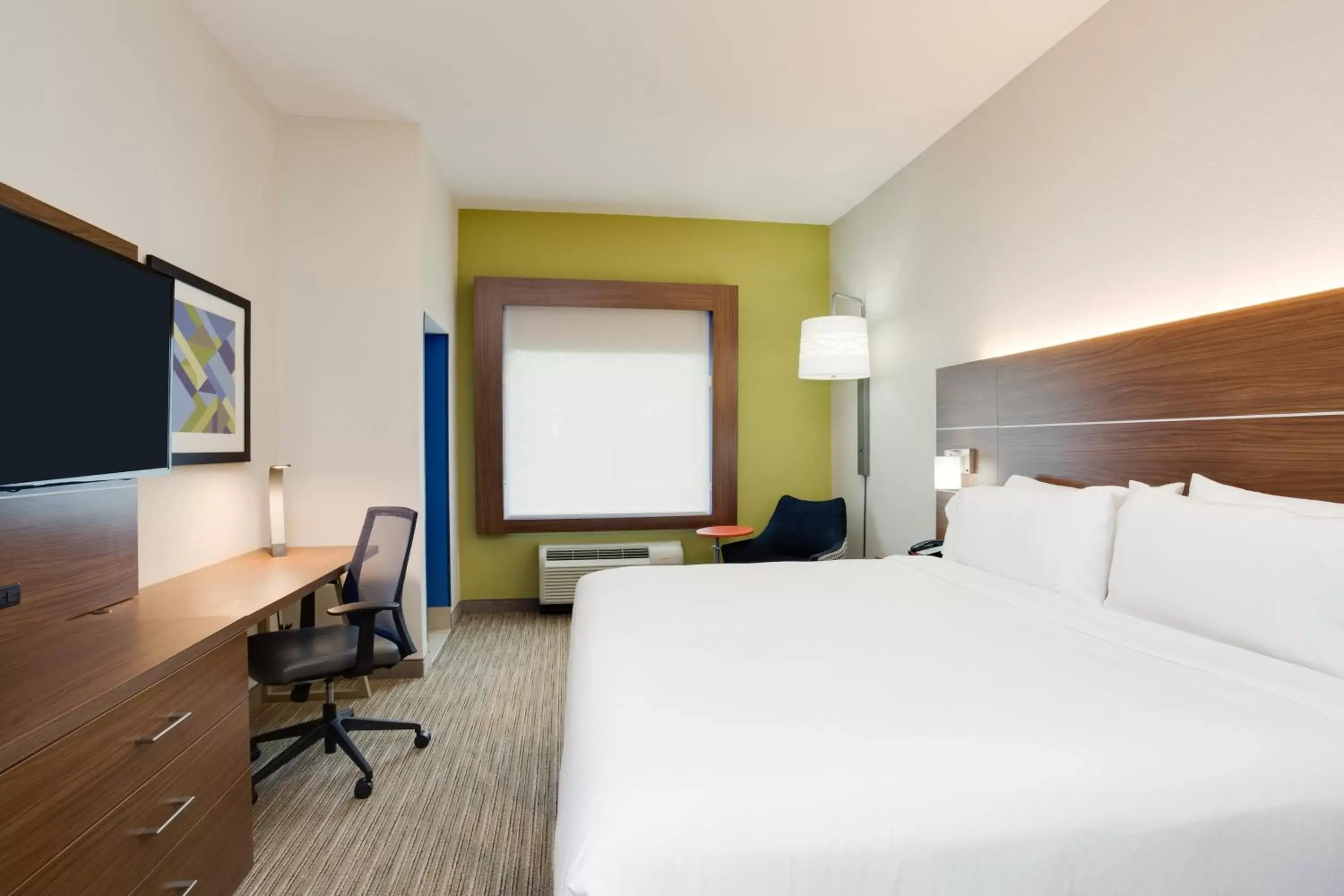 Photo of the whole room in Holiday Inn Express & Suites., an IHG Hotel