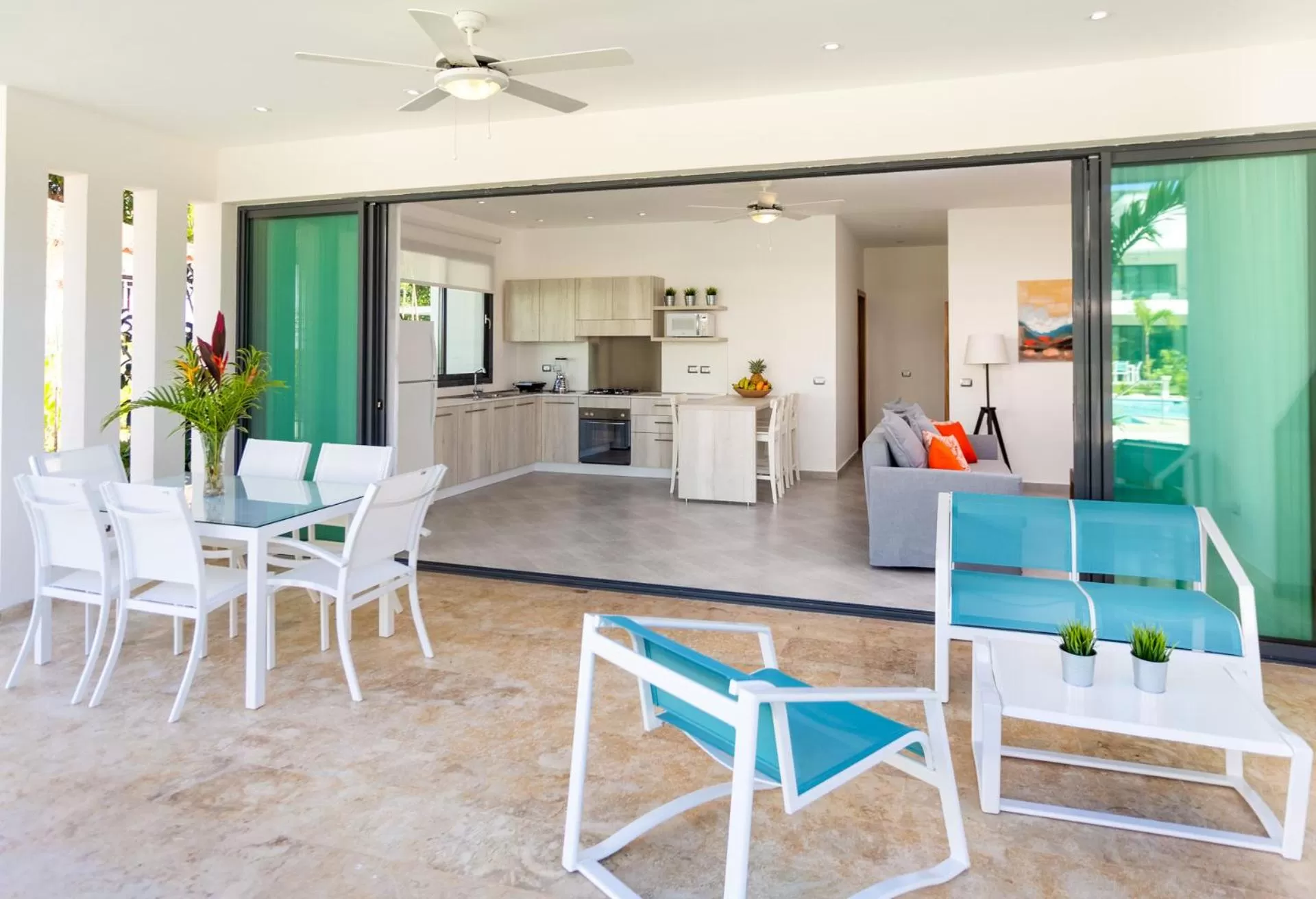 Balcony/Terrace, Dining Area in Louisa Aparthotel