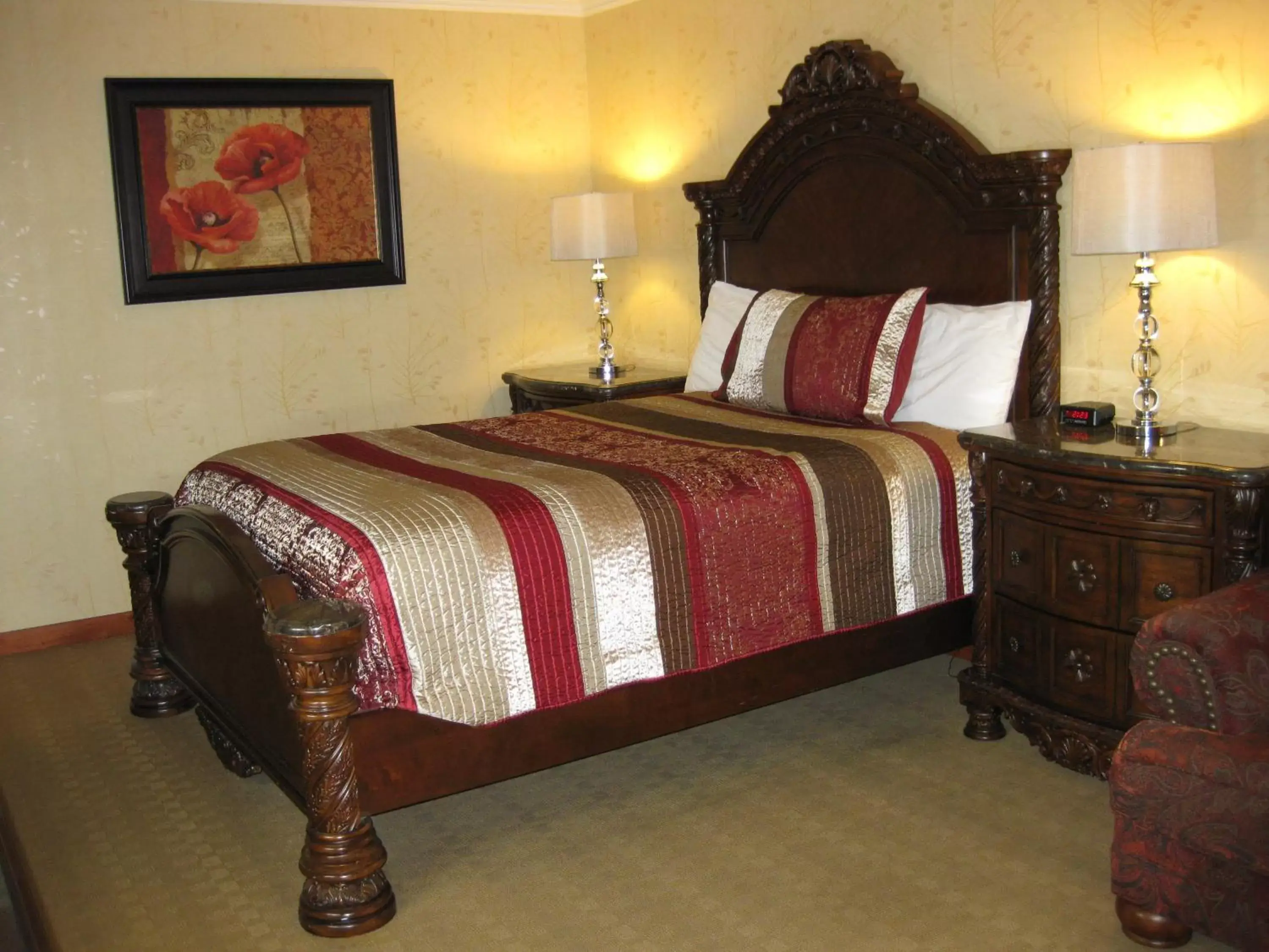 Bed in Acorn Motor Inn