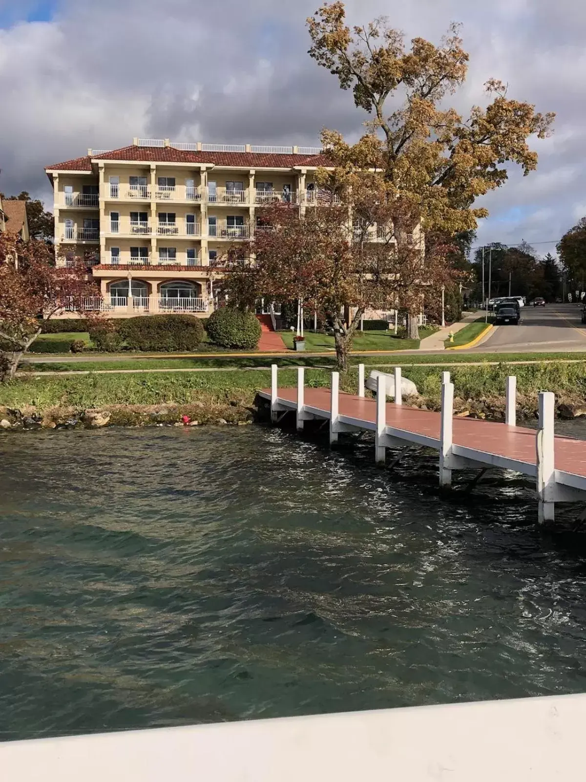 Property Building in Bella Vista Suites Lake Geneva