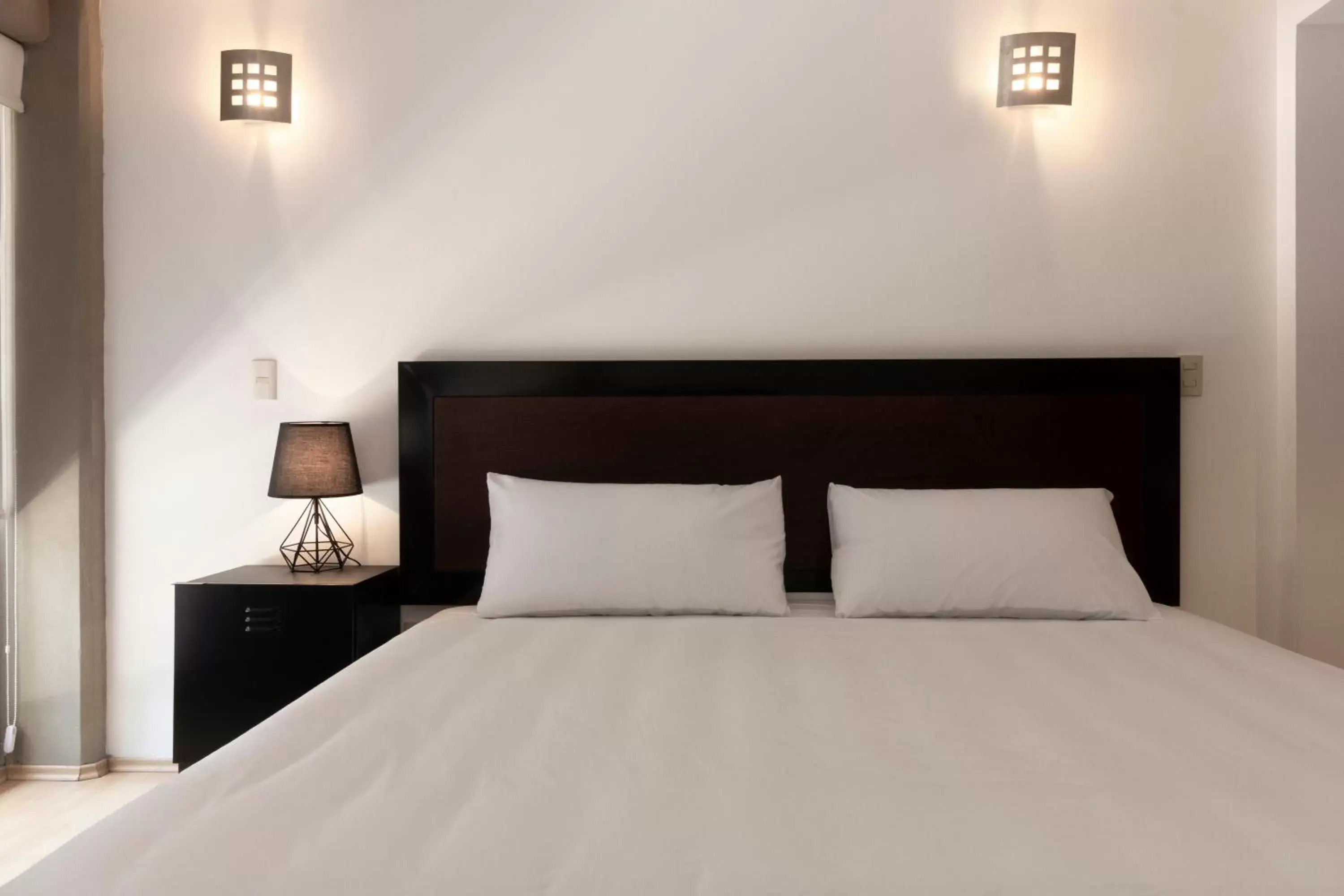 Bedroom, Bed in Prosperidad by HomiRent