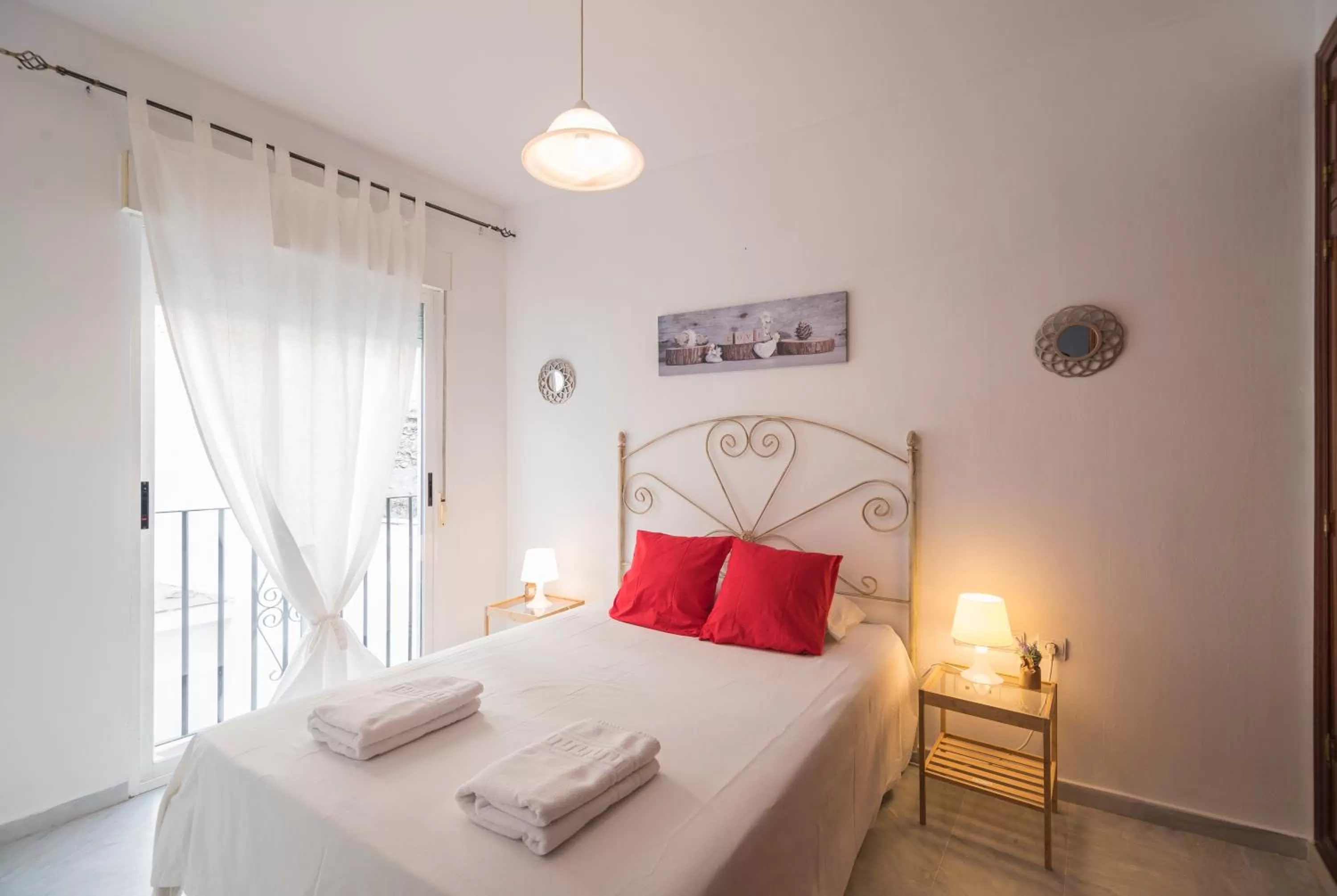 Bedroom, Bed in Apartamentos Granata