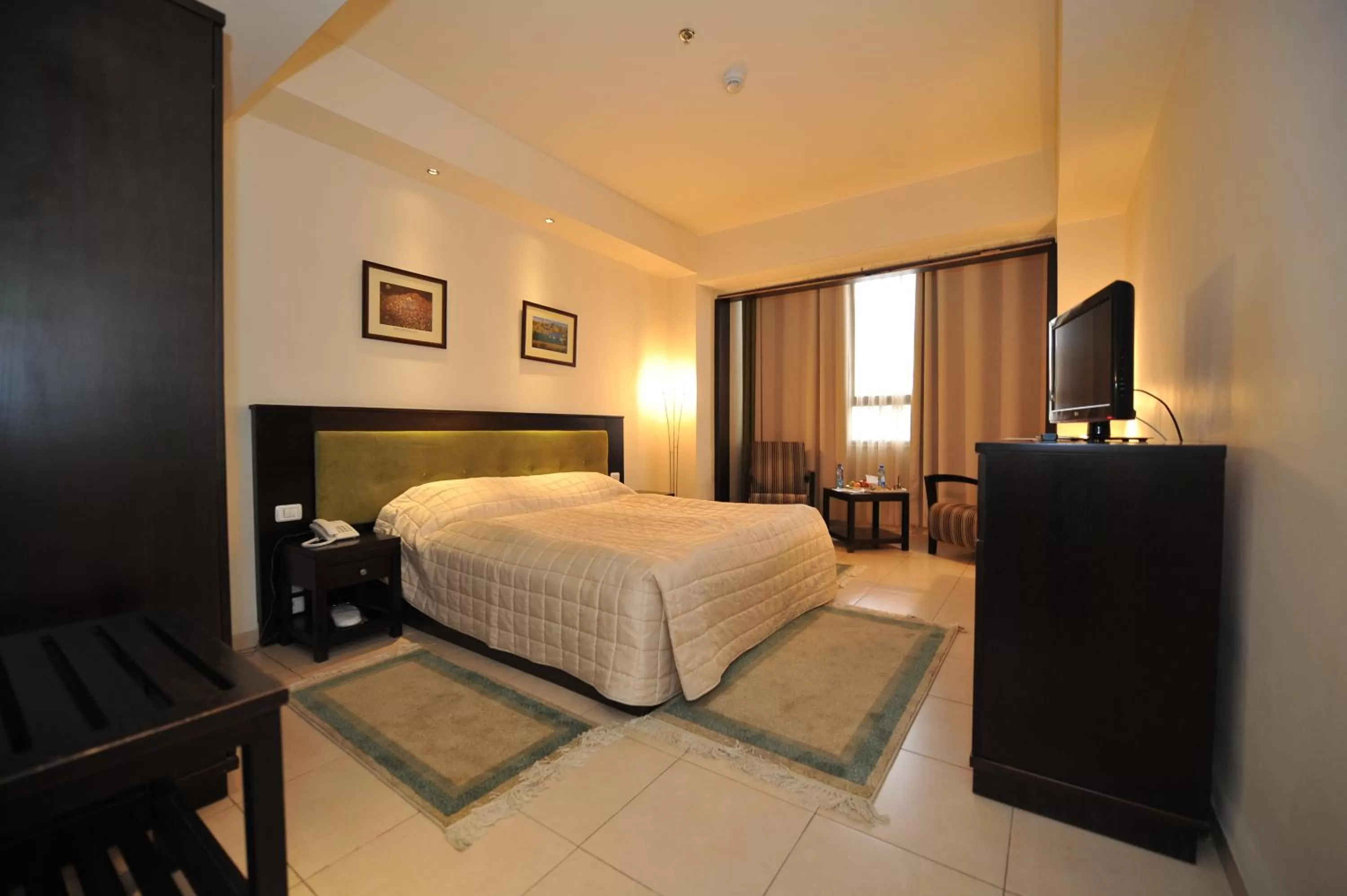 Photo of the whole room, Bed in National Hotel - Jerusalem