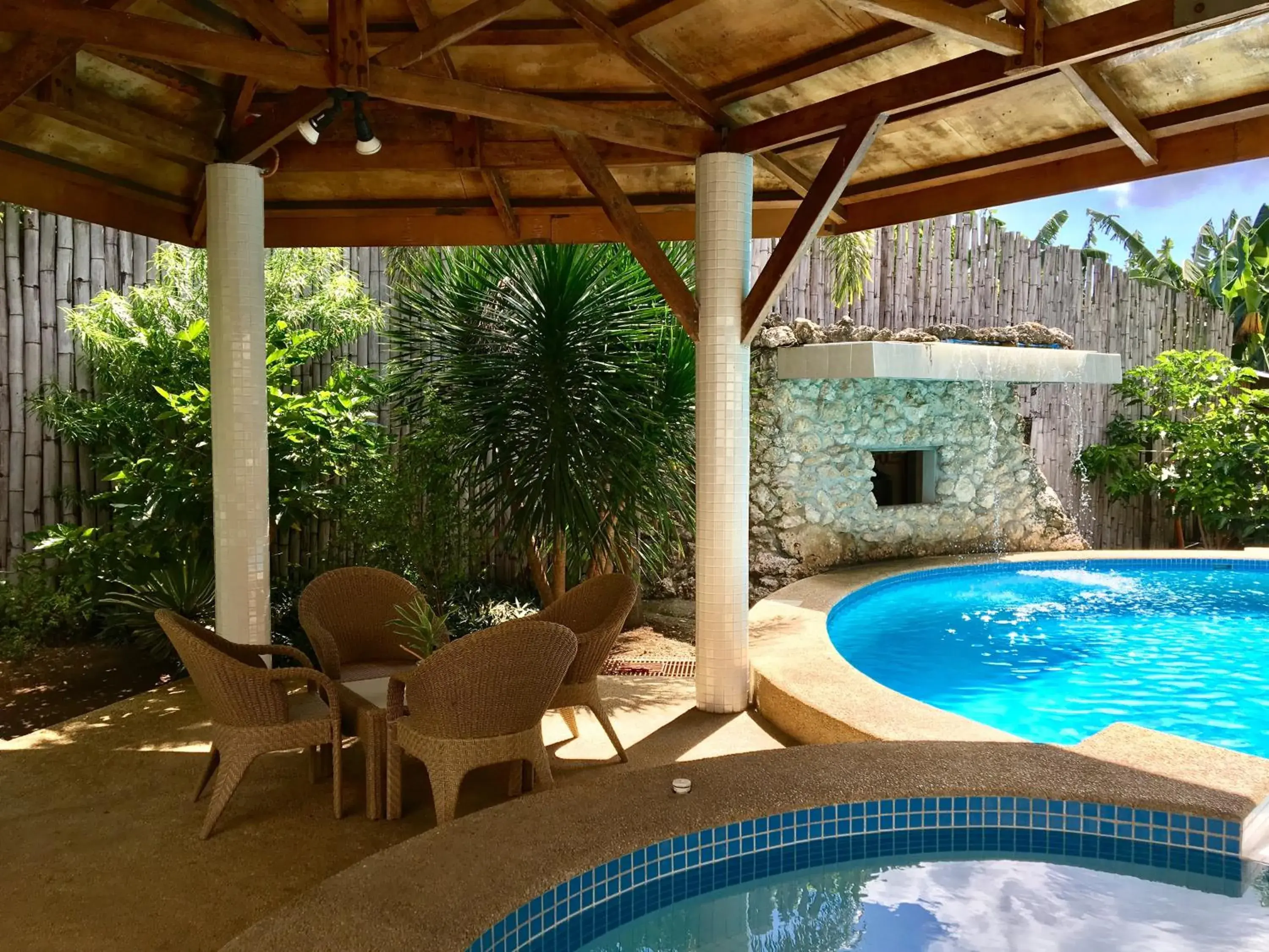 Swimming Pool in Lapu-Lapu Cottages