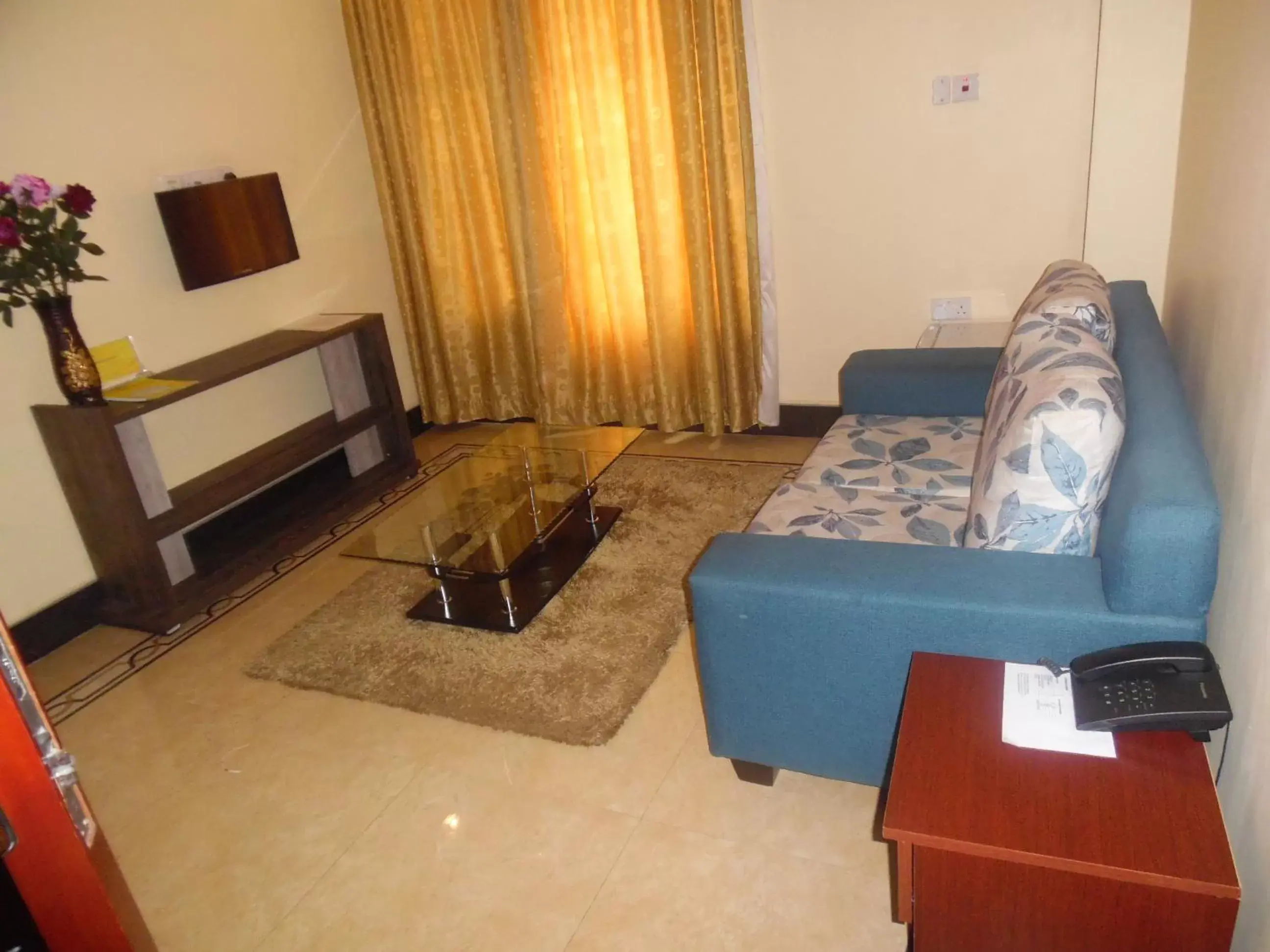 Property building, Seating Area in Lantana Hotel