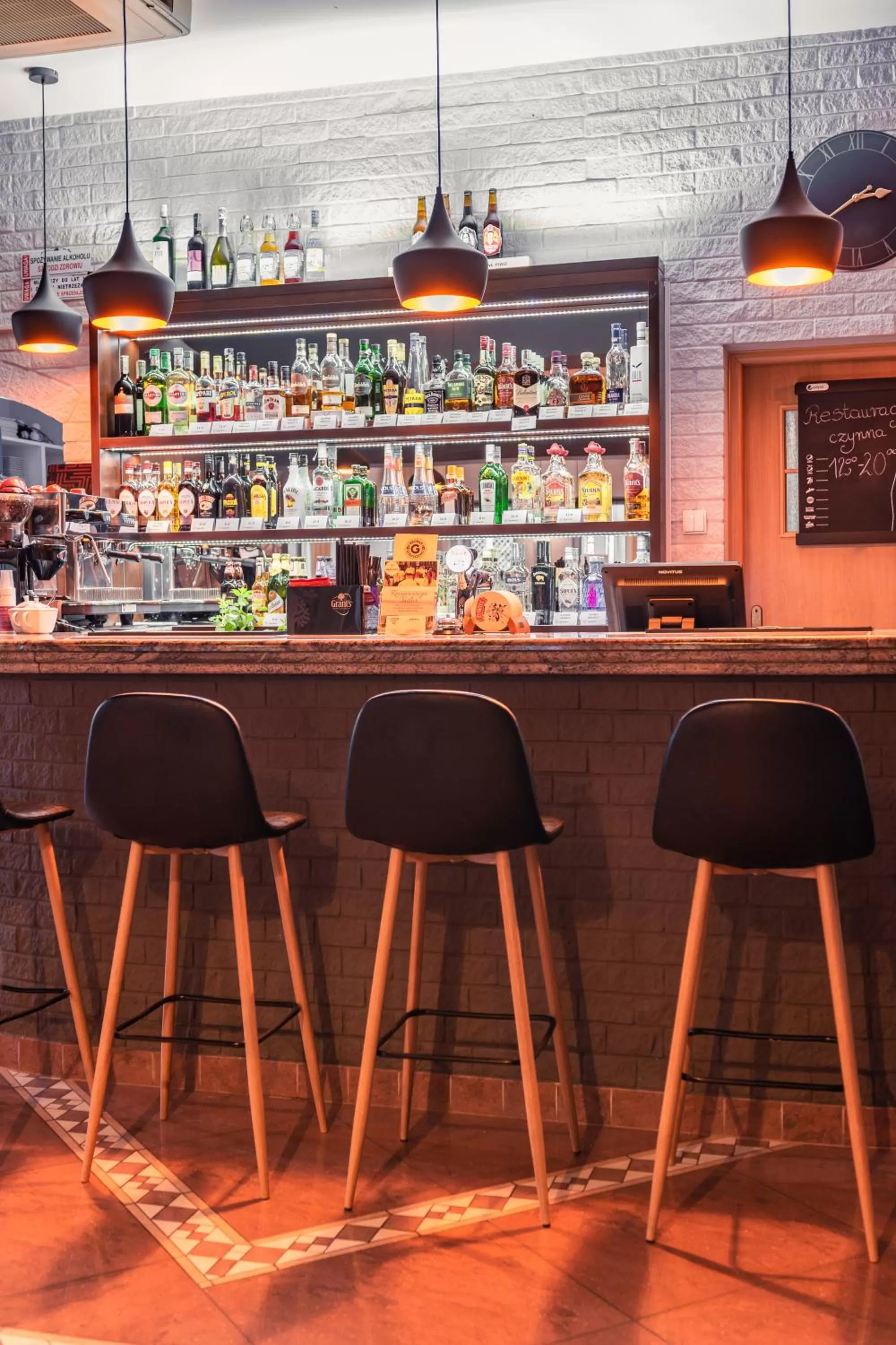 Restaurant/places to eat in Tailor Hotel Sport & Conference