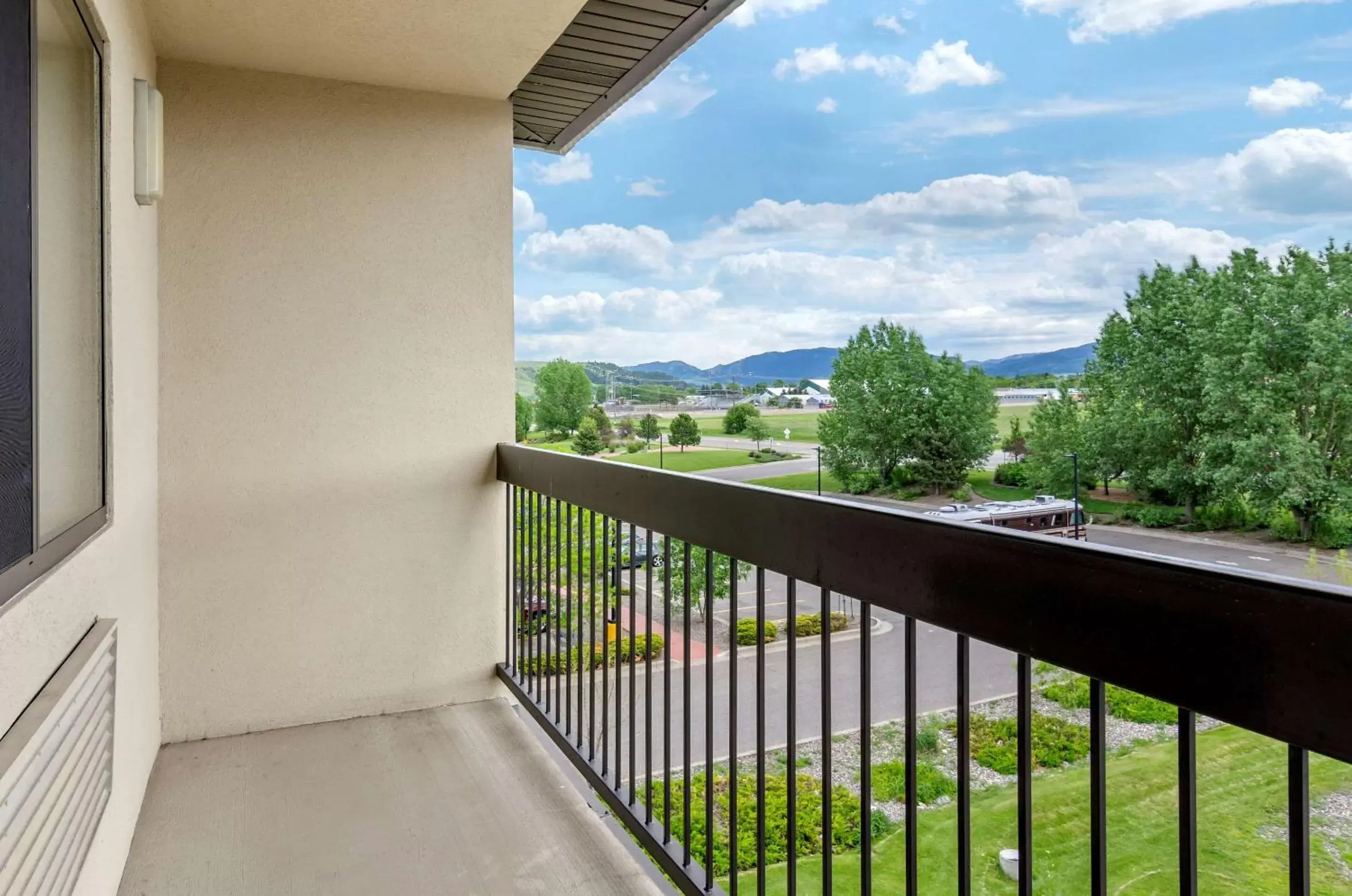 Photo of the whole room, Balcony/Terrace in Comfort Inn Bozeman near University