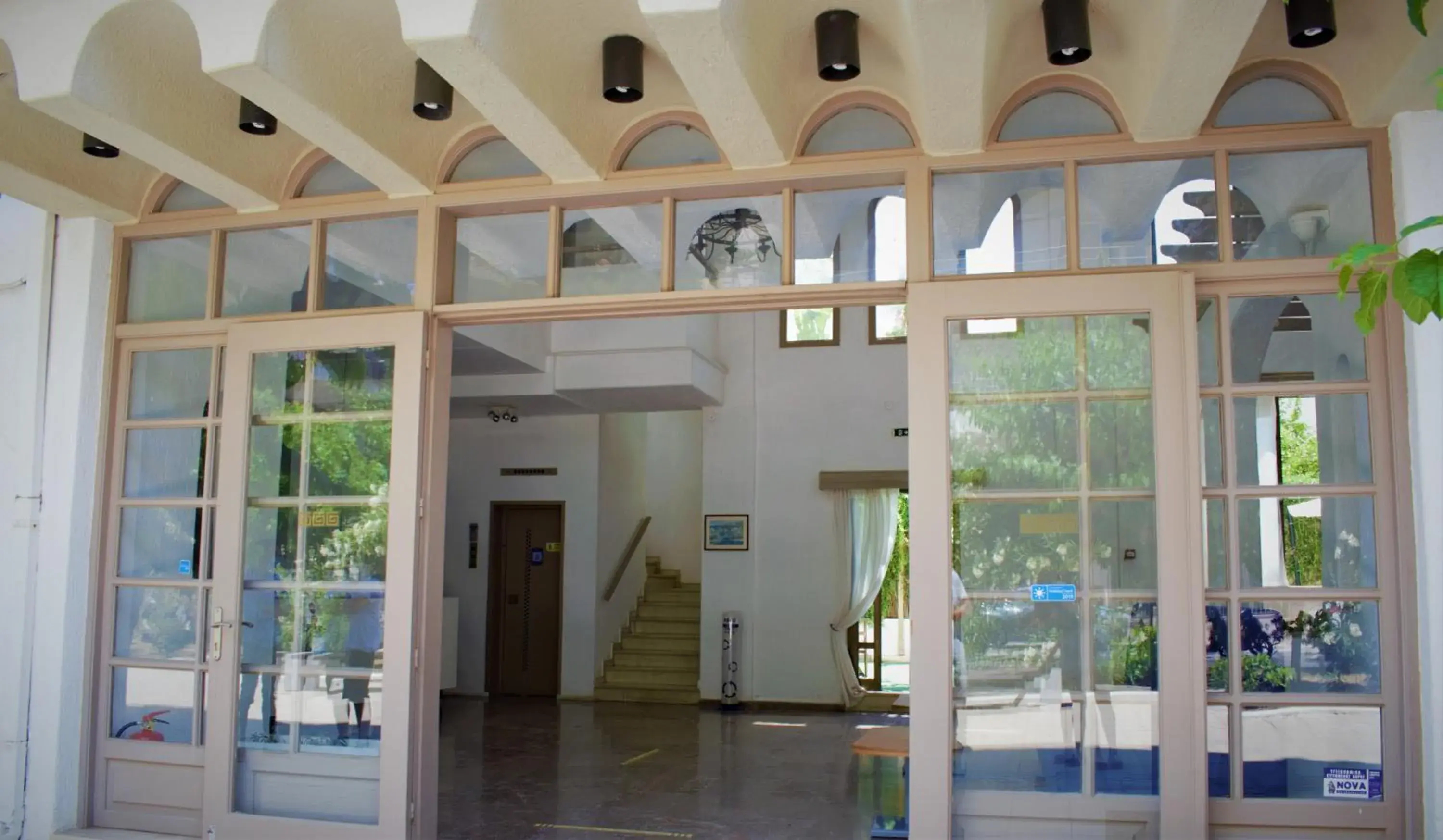 Facade/entrance, Swimming Pool in Apollon Hotel