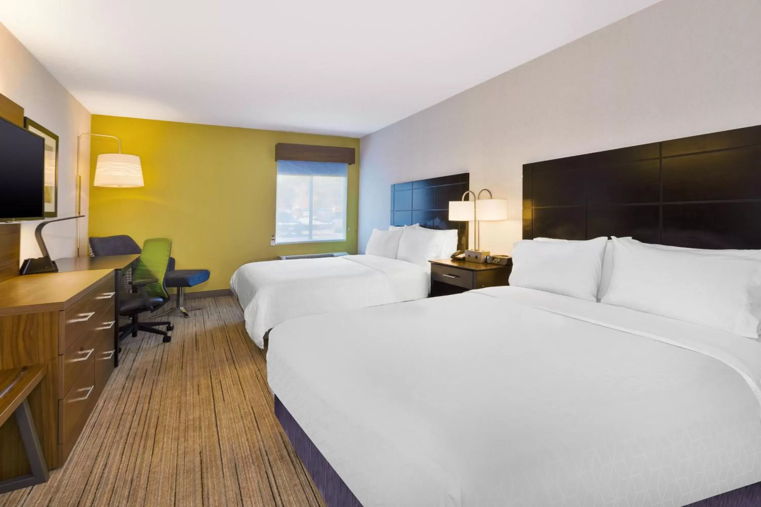 Photo of the whole room, Bed in Holiday Inn Express - Waldorf, an IHG Hotel