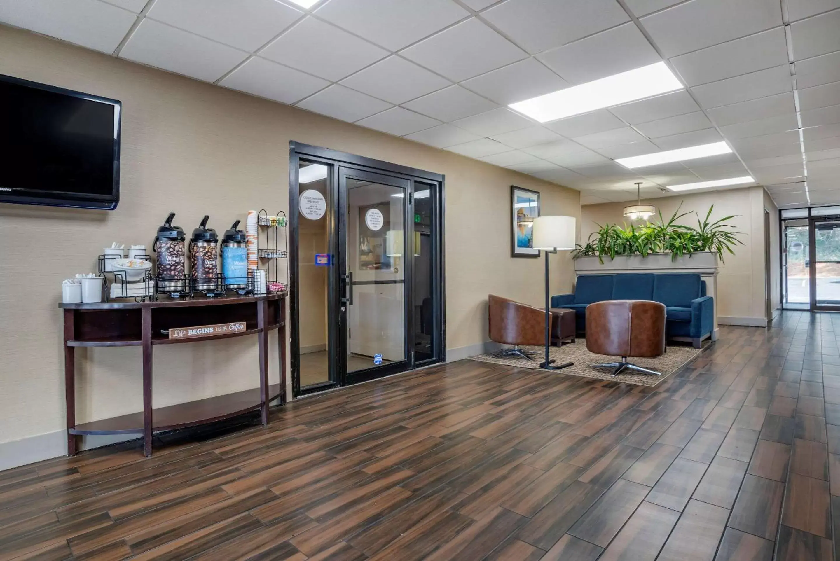 Lobby or reception, TV/Entertainment Center in Comfort Inn Towson