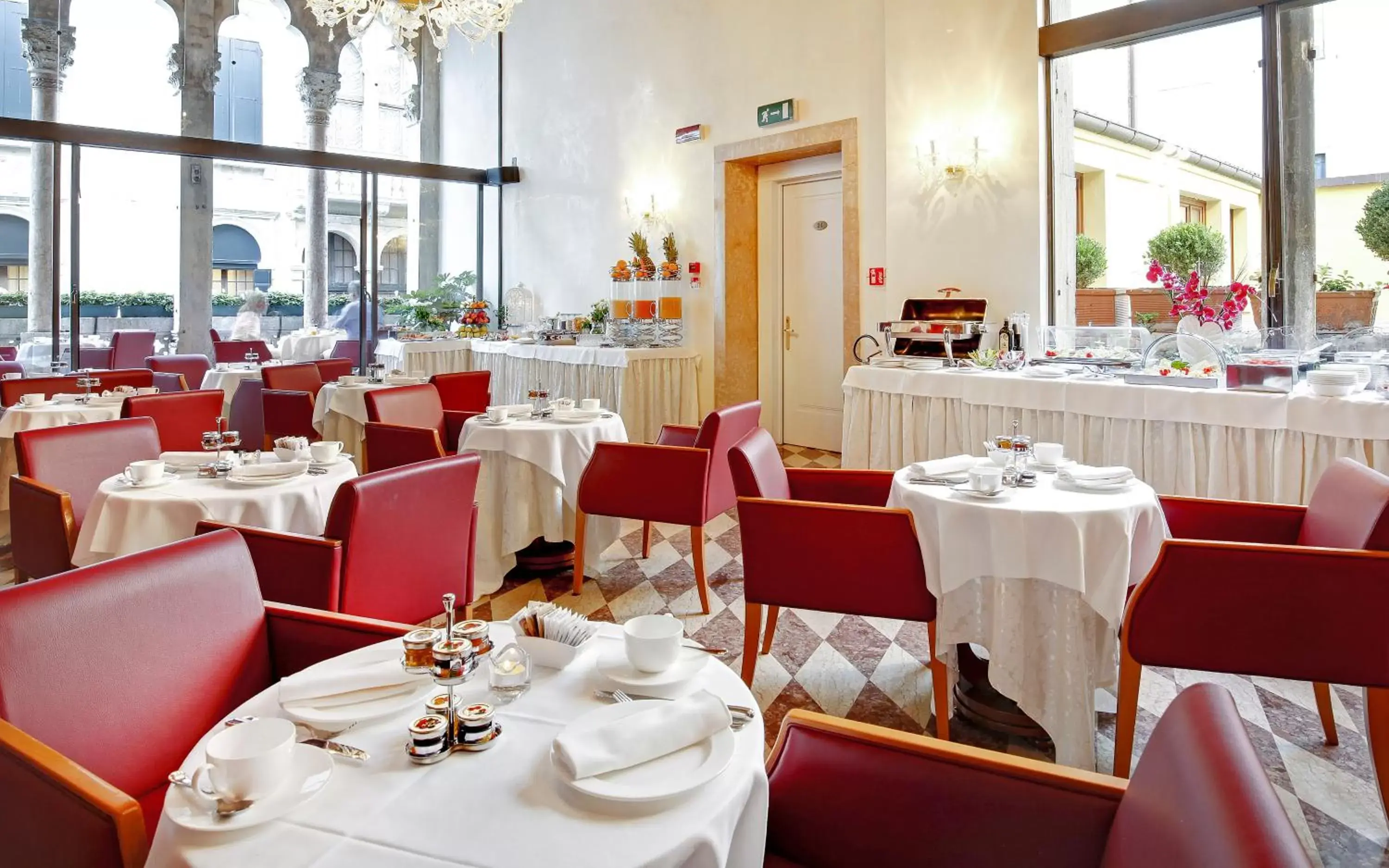 Food and drinks, Restaurant/Places to Eat in Hotel Donà Palace