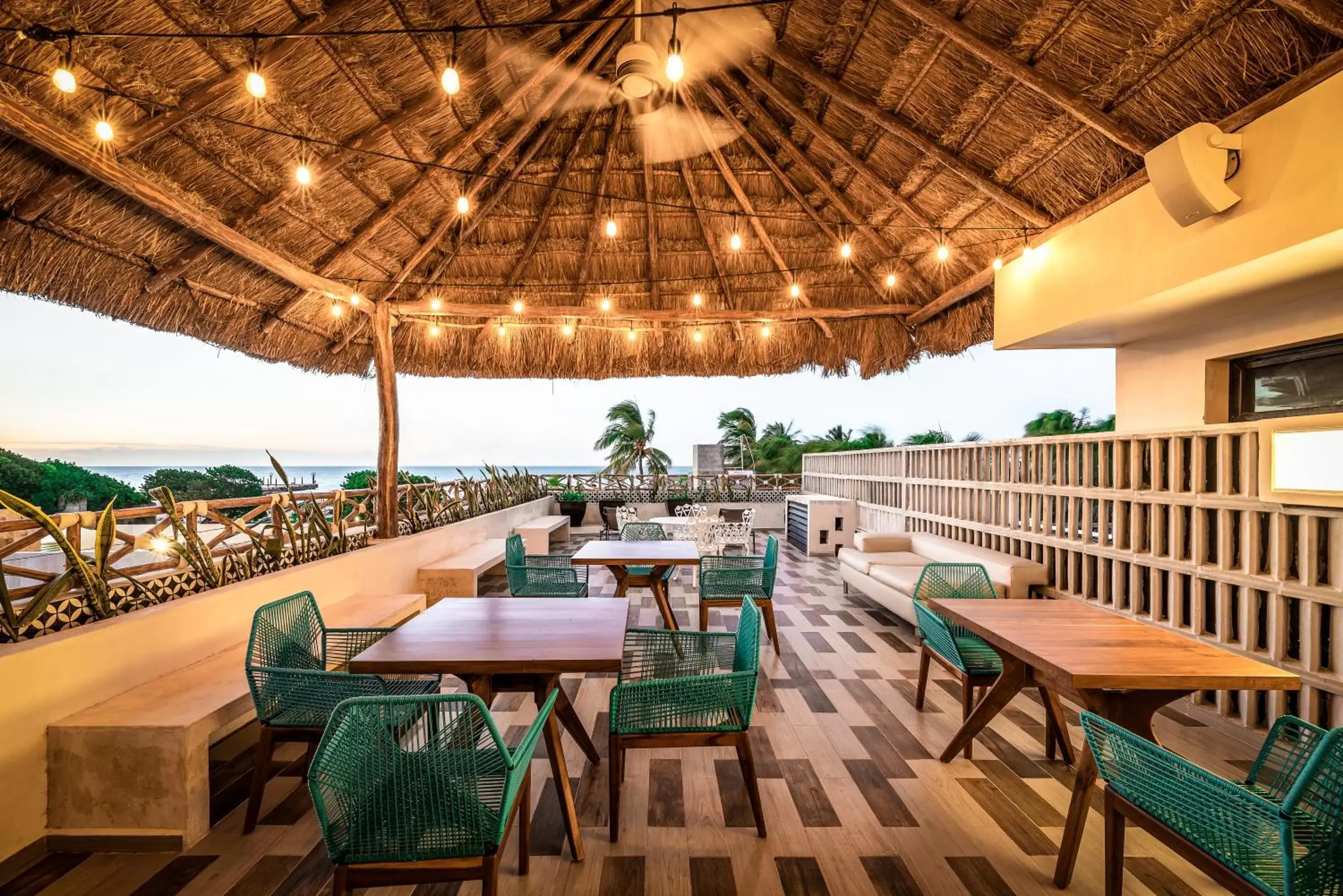 Balcony/Terrace, Restaurant/Places to Eat in La Casona de Sisal Hotel