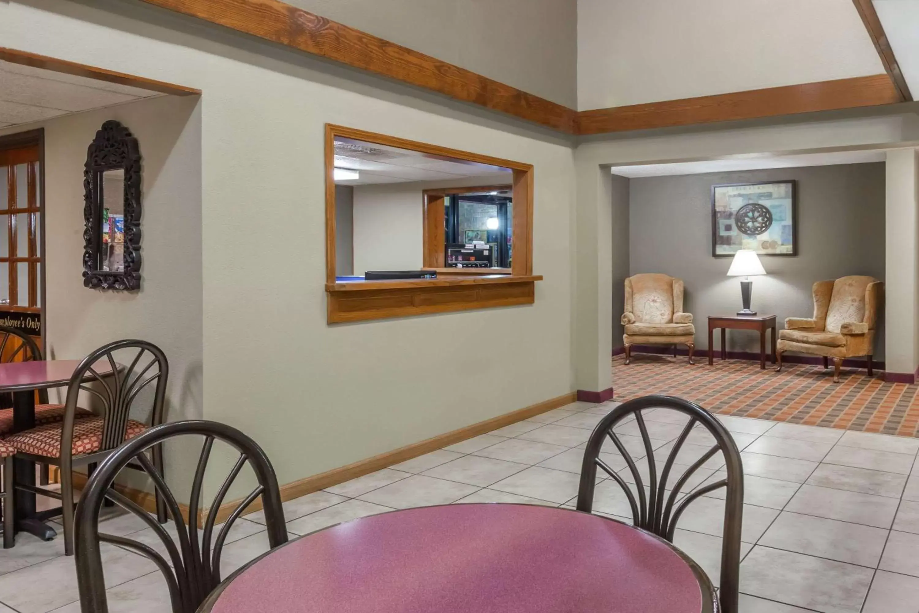 Lobby or reception, Restaurant/Places to Eat in Super 8 by Wyndham Harrison AR