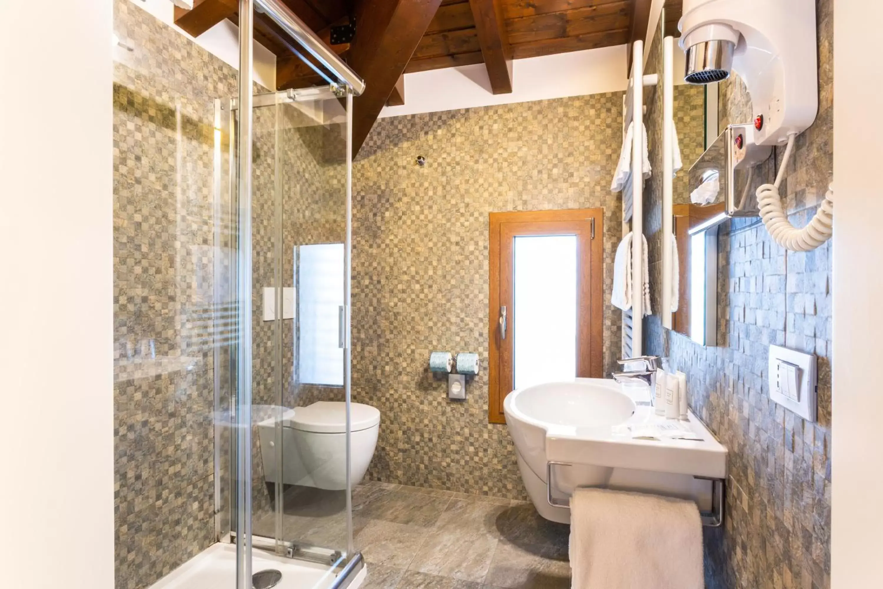 Shower, Bathroom in BEST WESTERN Titian Inn Hotel Treviso