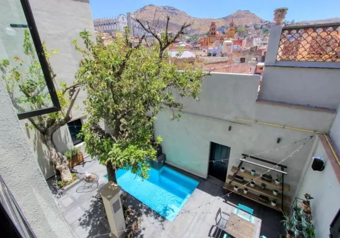 Antigua Trece Hotel Fusión