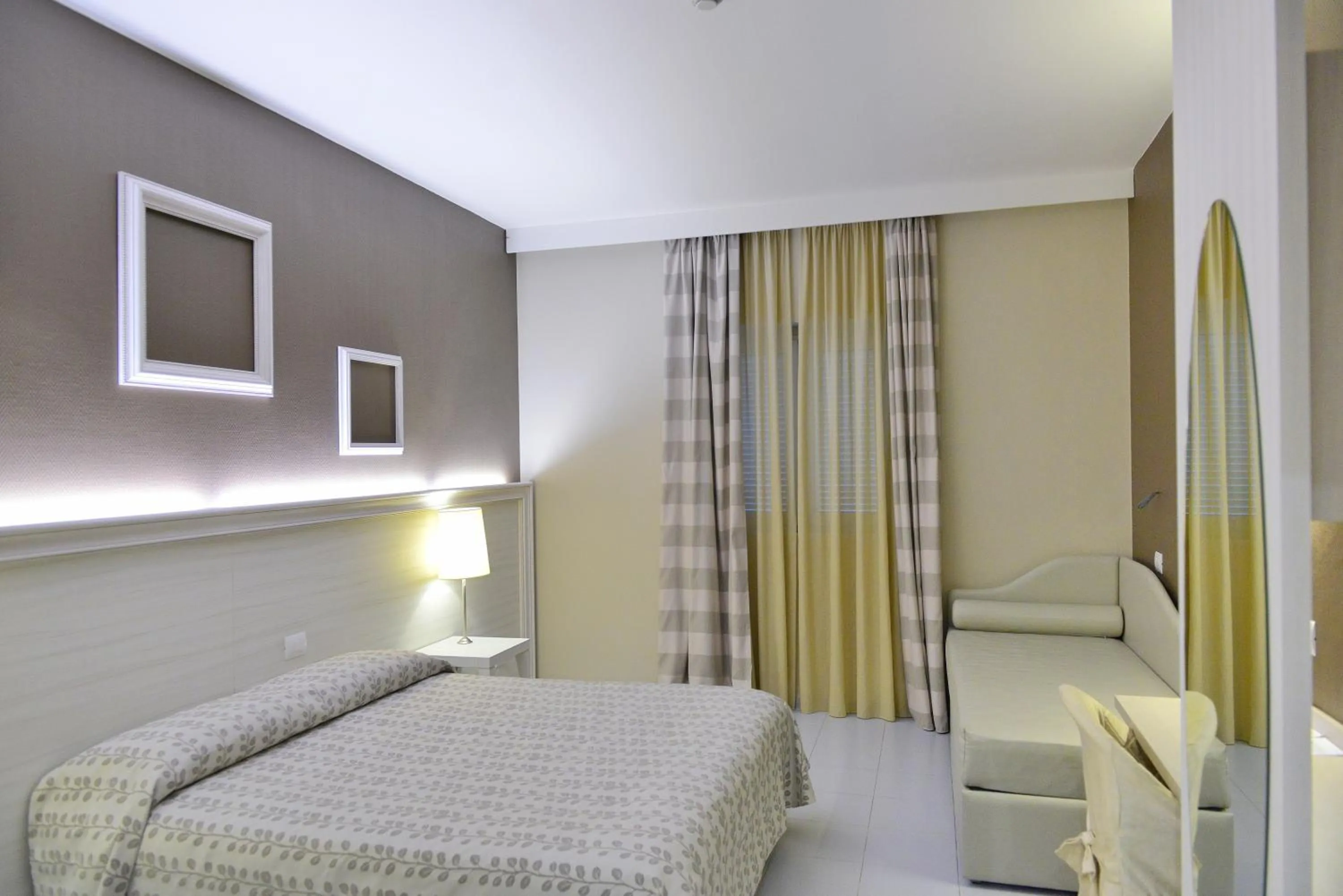 Bedroom, Bed in Hotel Degli Ulivi