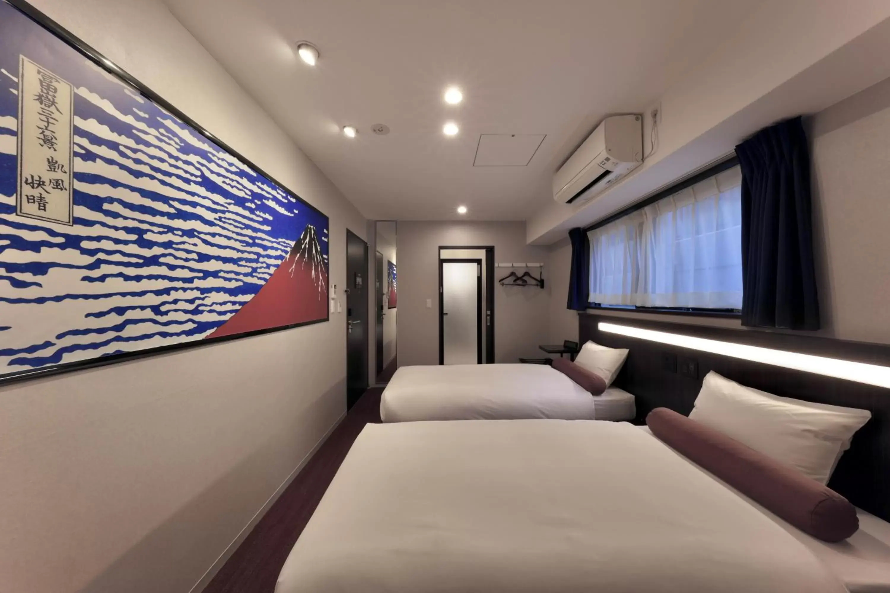 Bedroom in Kuromon Crystal Hotel