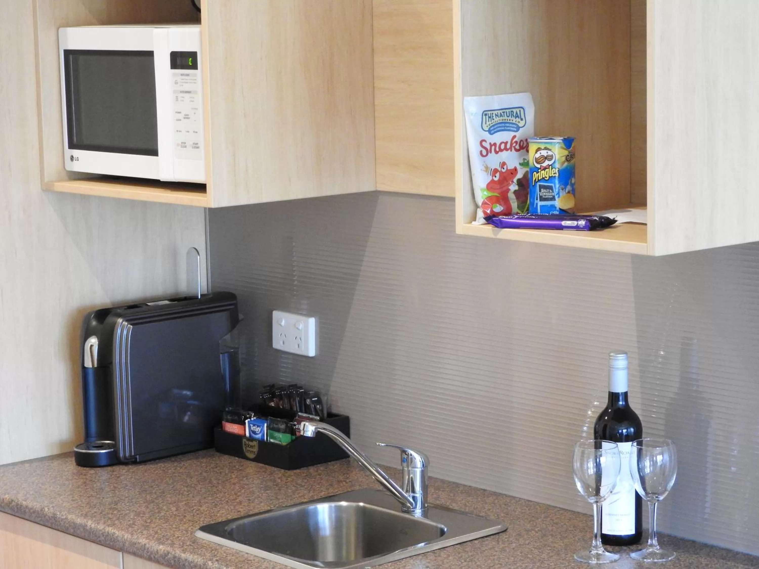 Coffee/tea facilities in Golden Heritage Accommodation