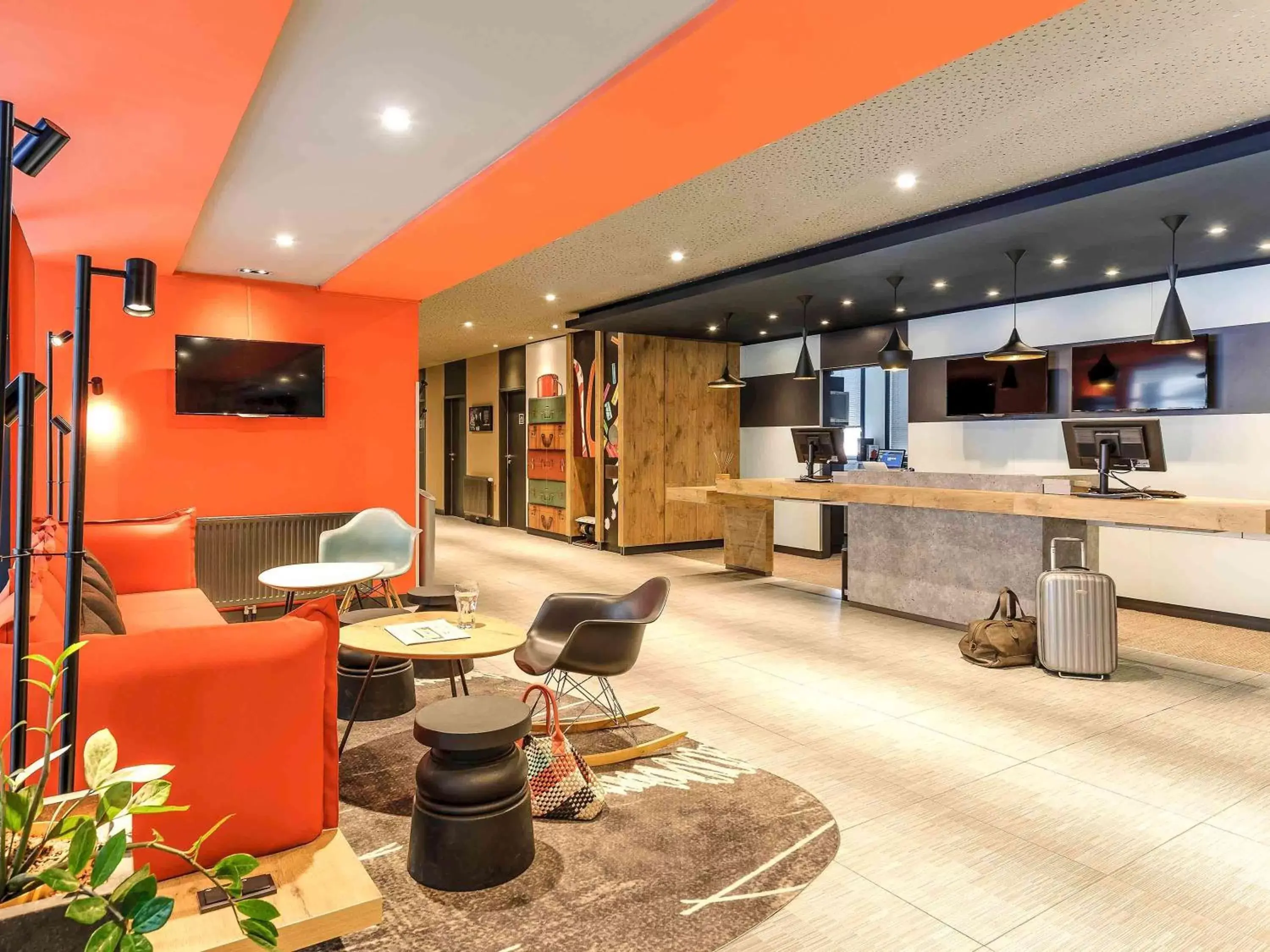 Property building, Lounge/Bar in ibis Innsbruck